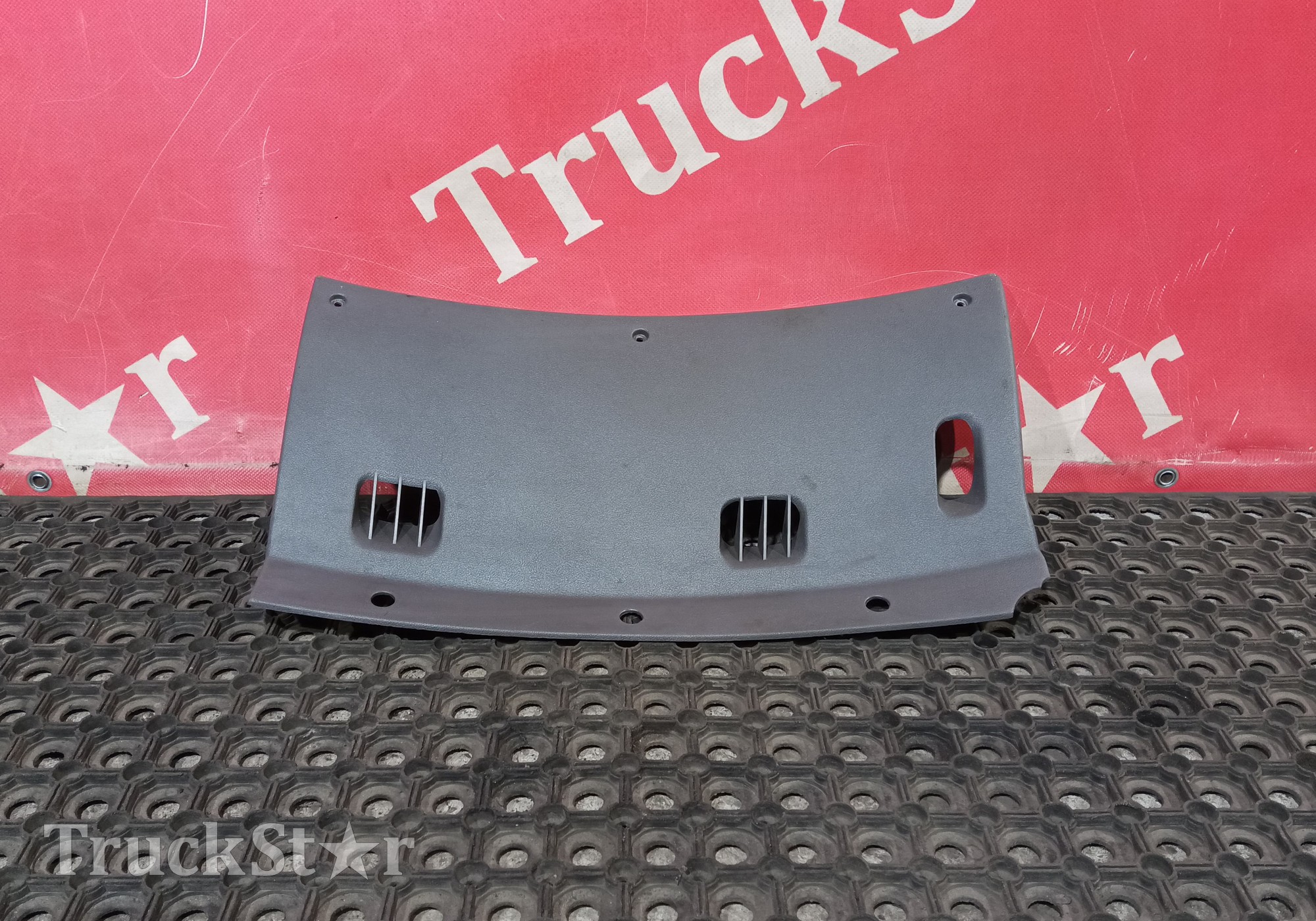 1395832 Накладка торпедо 2019 год. для Daf XF105