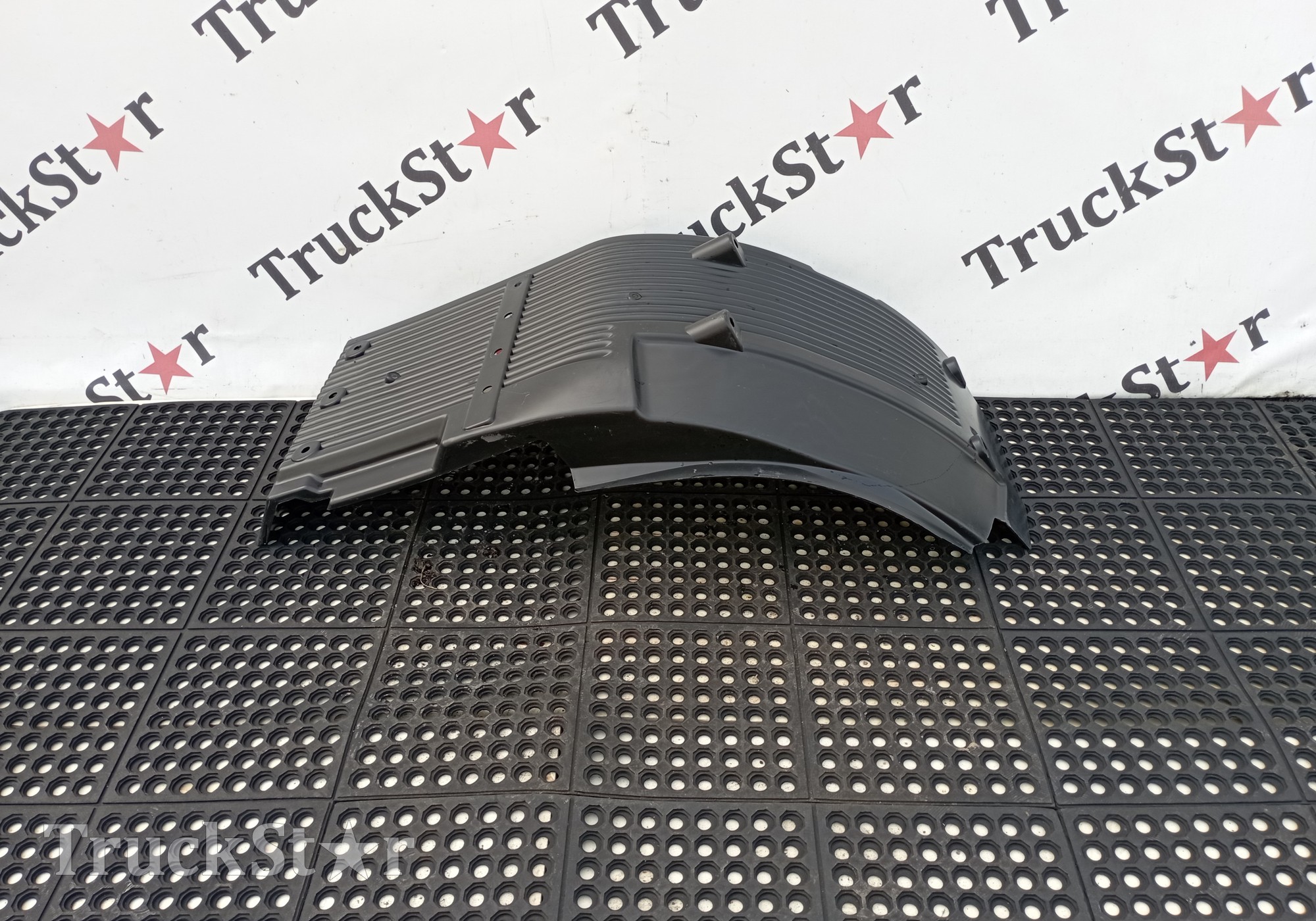 82141524 Крыло переднее правое передняя часть для Volvo FH 4 (с 2012)