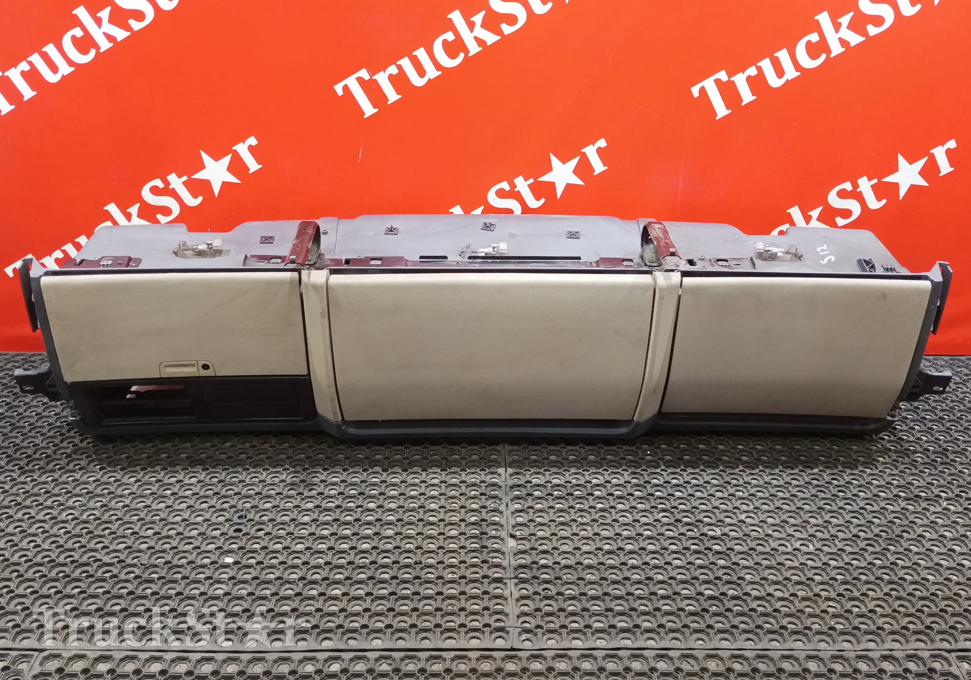 1766192 Консоль кабины верхняя для Scania 5-series