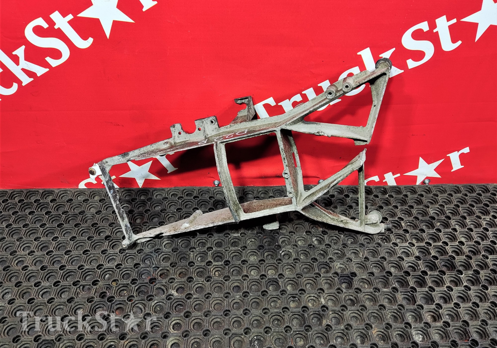 1862946 Кронштейн фары правый для Daf 95XF