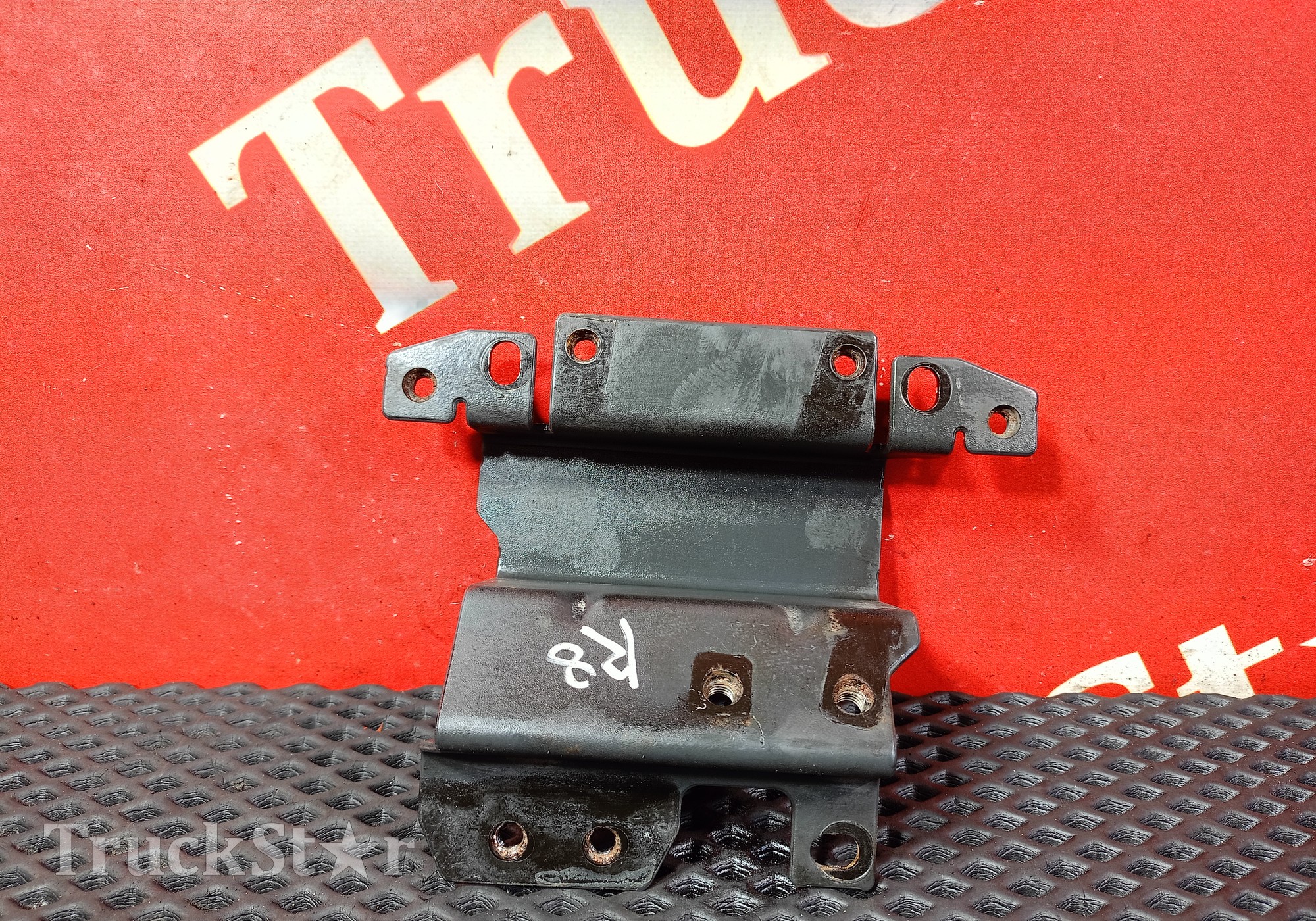 7421923912 Кронштейн проводки для Volvo