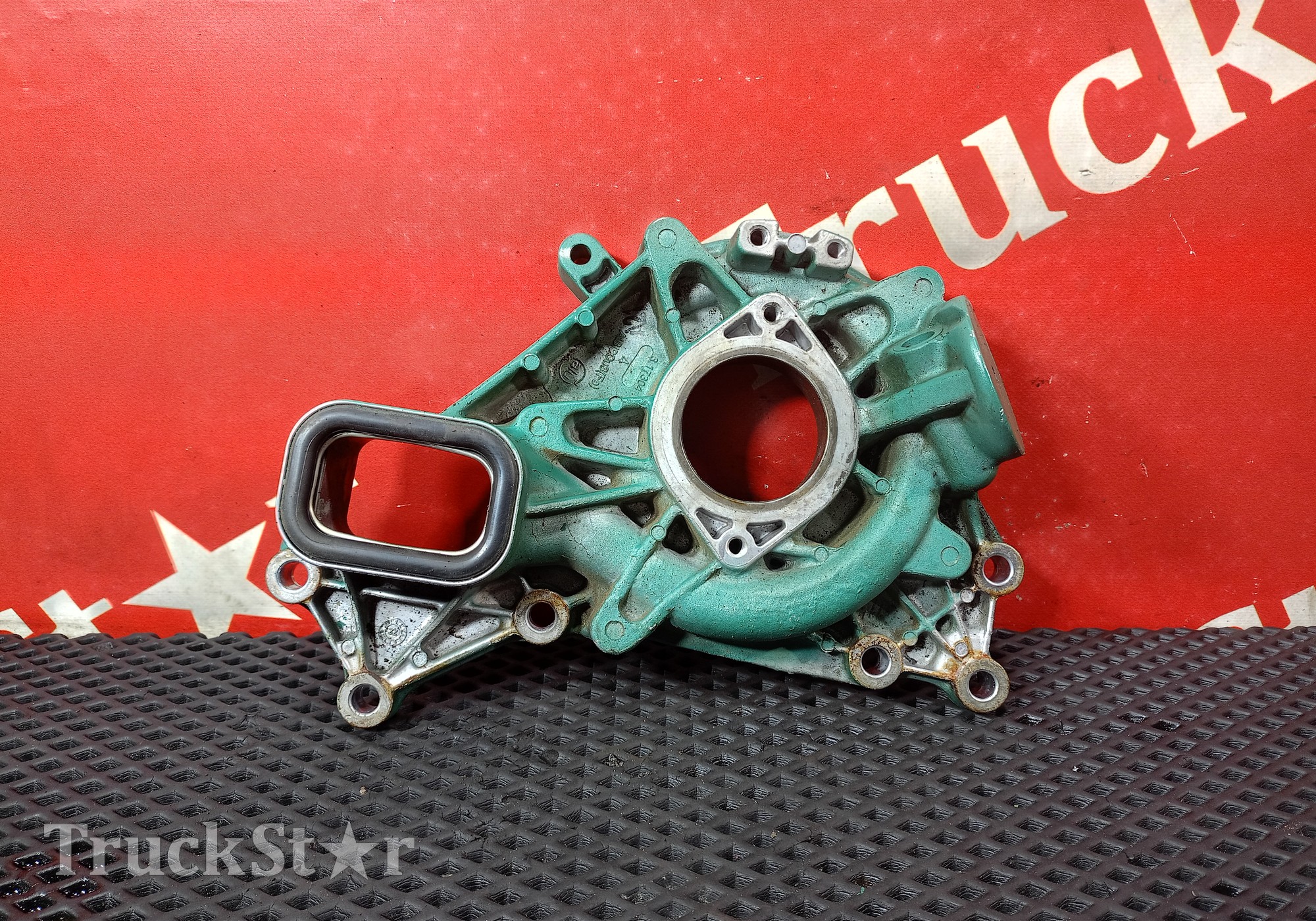 22195464 Корпус помпы двигателя 2022г для Volvo FH