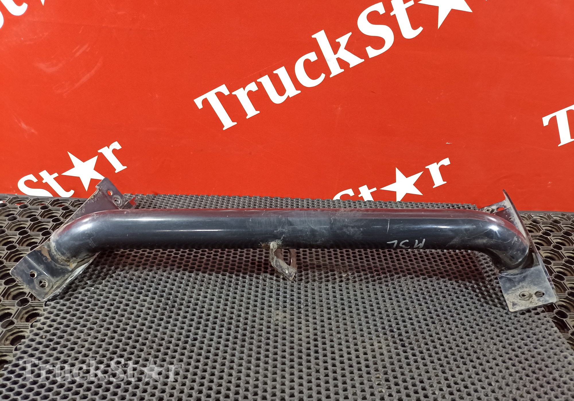 81615405077 Кронштейн корпуса подножки левый для Sinotruk Sitrak C7H MAX
