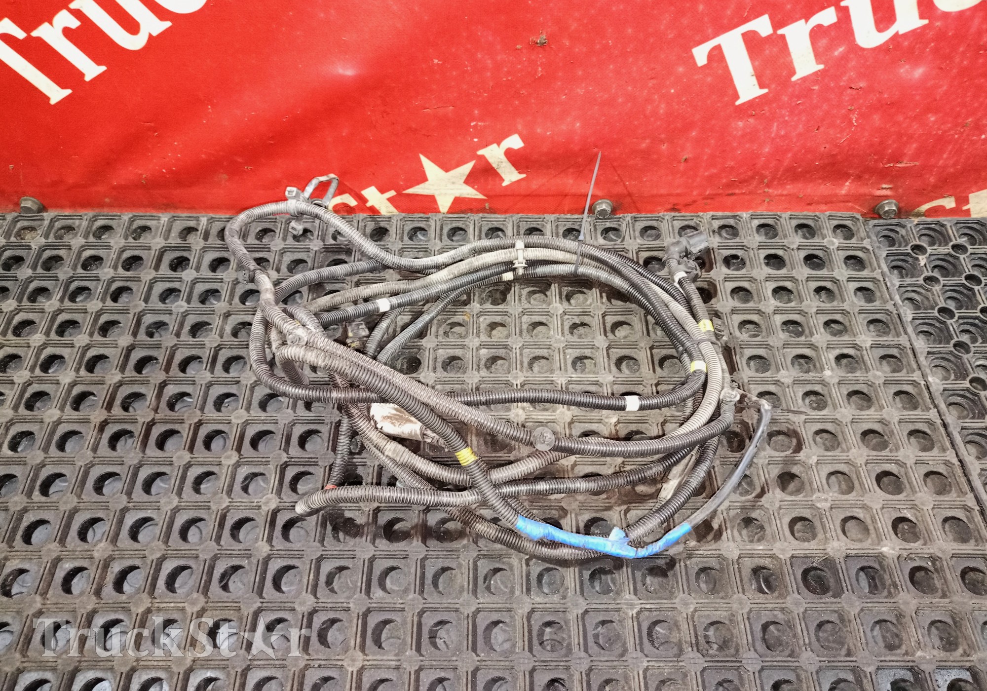 22298093 Проводка габаритных огней для Volvo