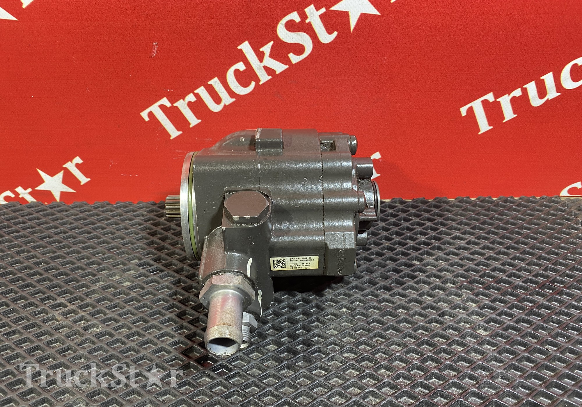 2042155 Насос ГУРа 2018г для Daf XF106 (с 2012)