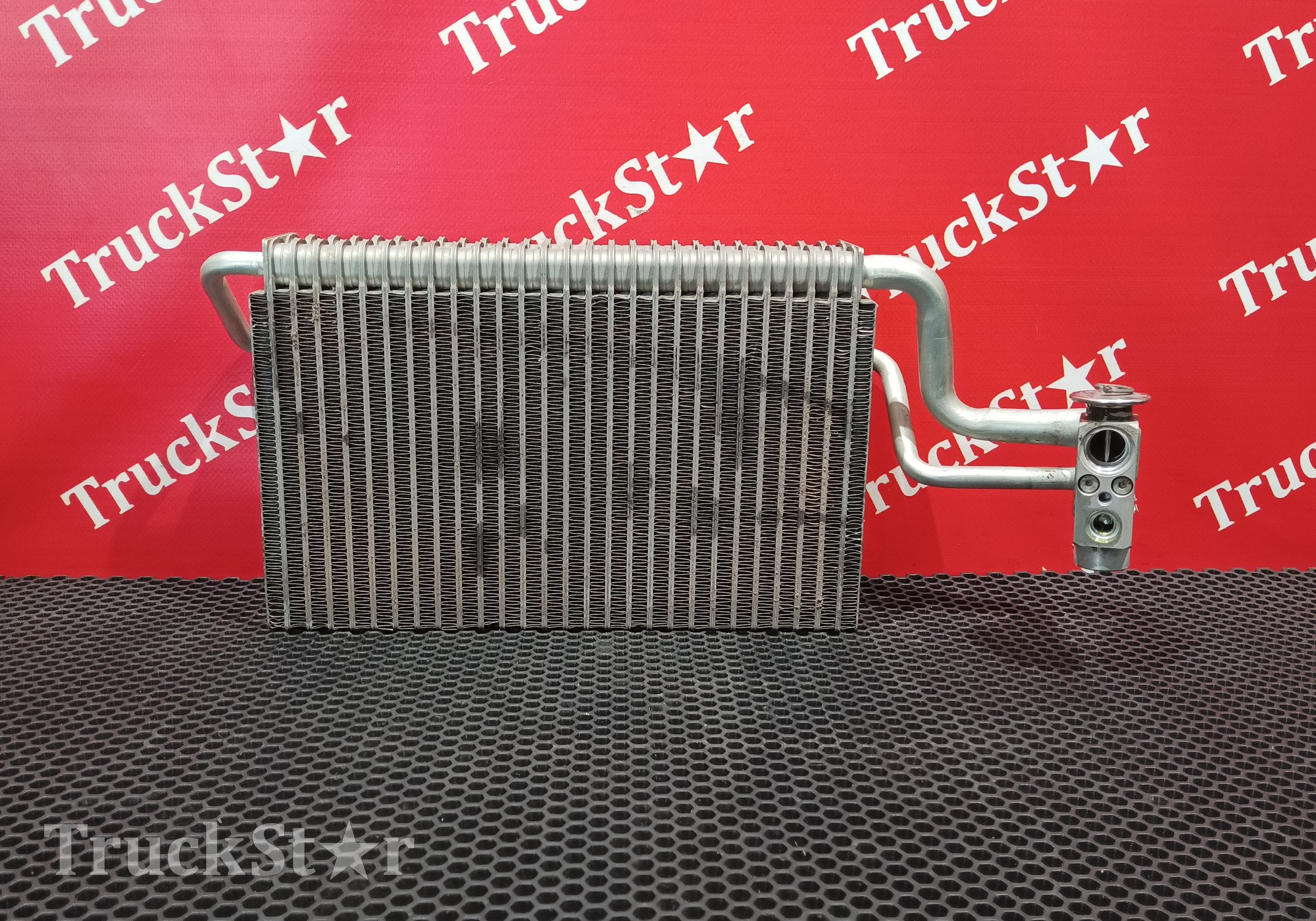 81619206036 Радиатор кондиционера для Man TGX