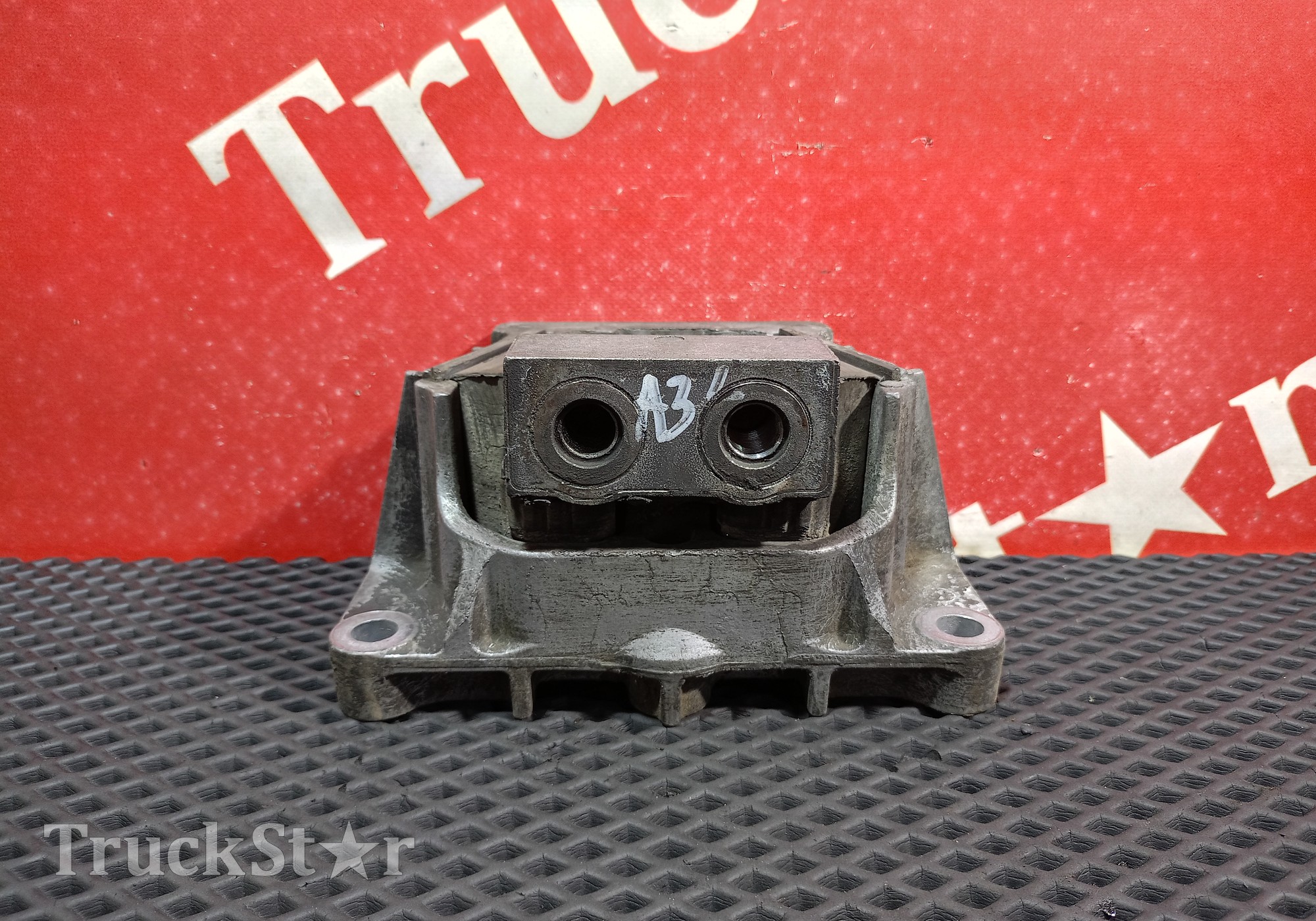 A9412417113 Подушка двигателя передняя для Mercedes-Benz Actros MP1 (с 1996 по 2003)