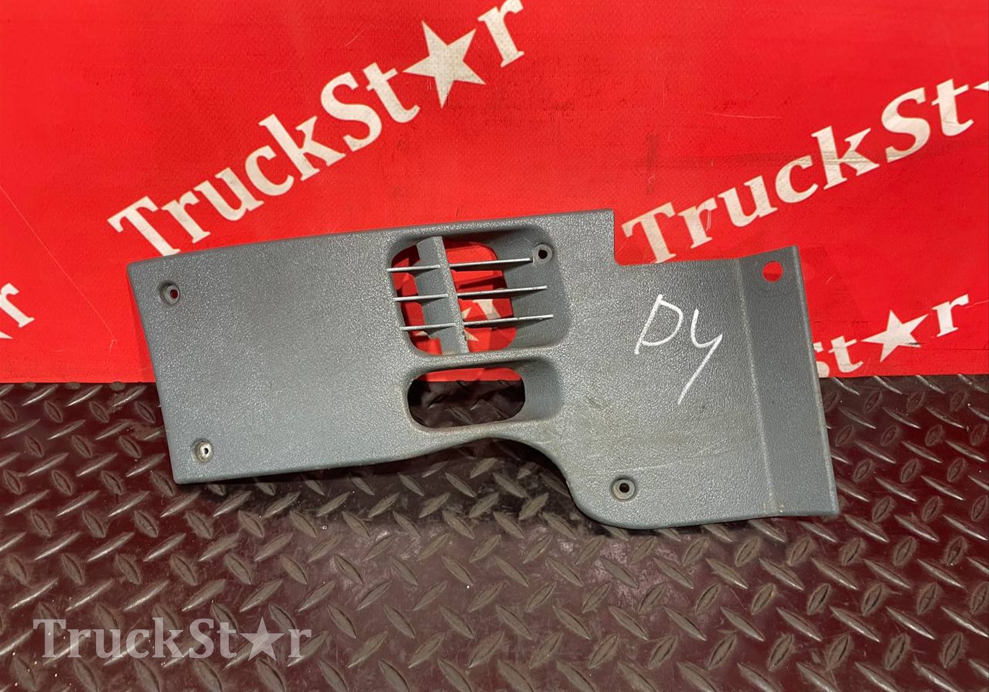 1450249 Накладка на торпедо для Daf XF105