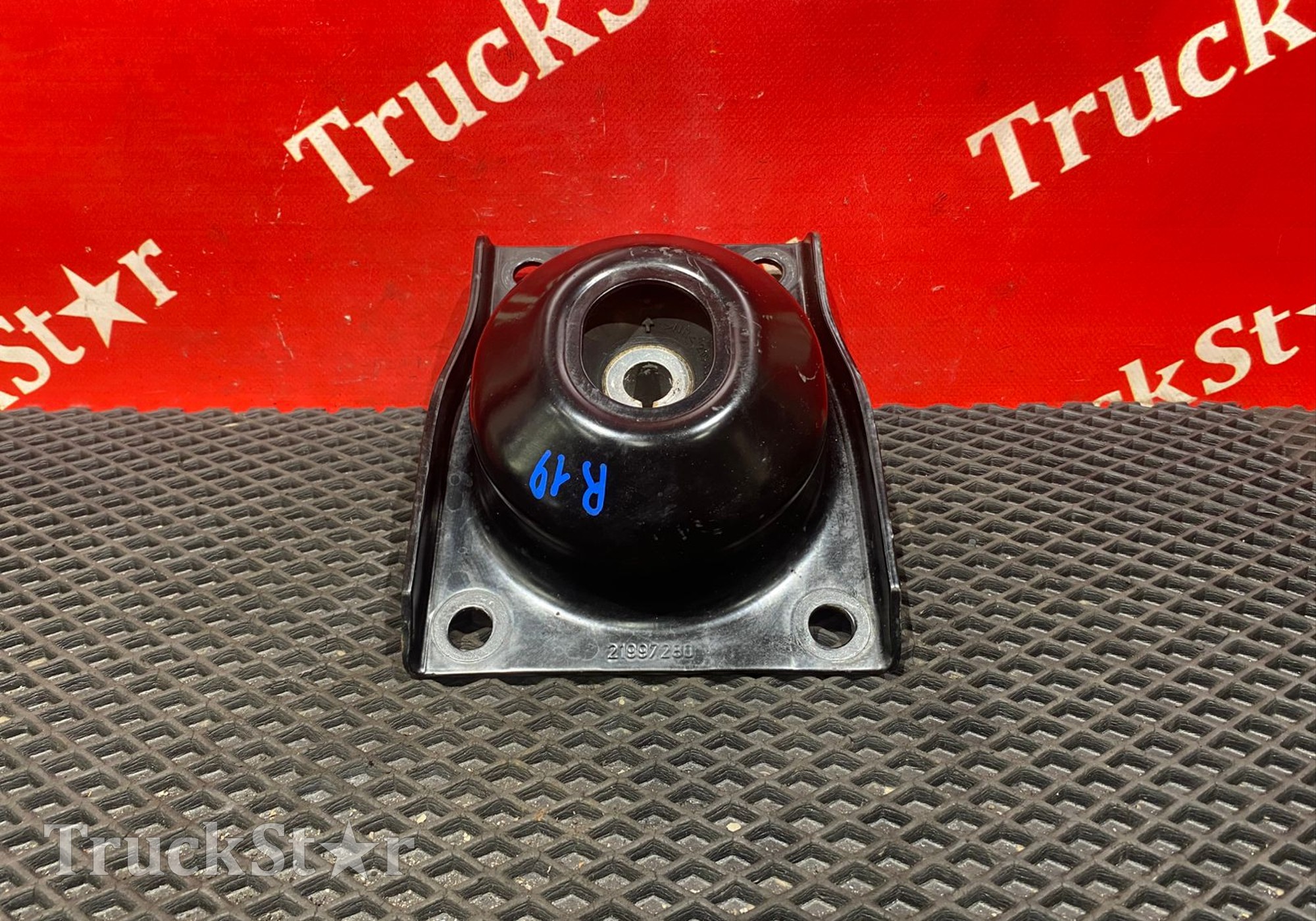7421997280 Подушка двигателя передняя 2016 г. для Renault T