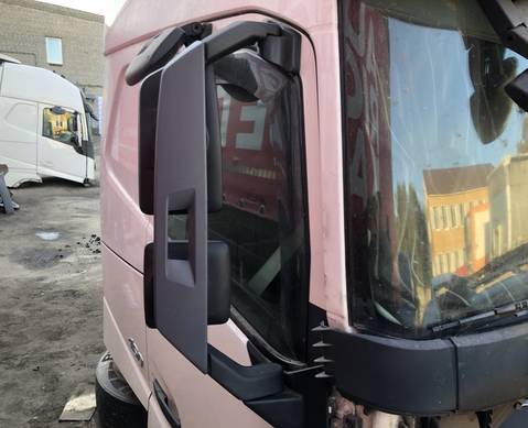 82943356 Зеркало заднего вида боковое правое 2019г. для Volvo FH 4 (с 2012)