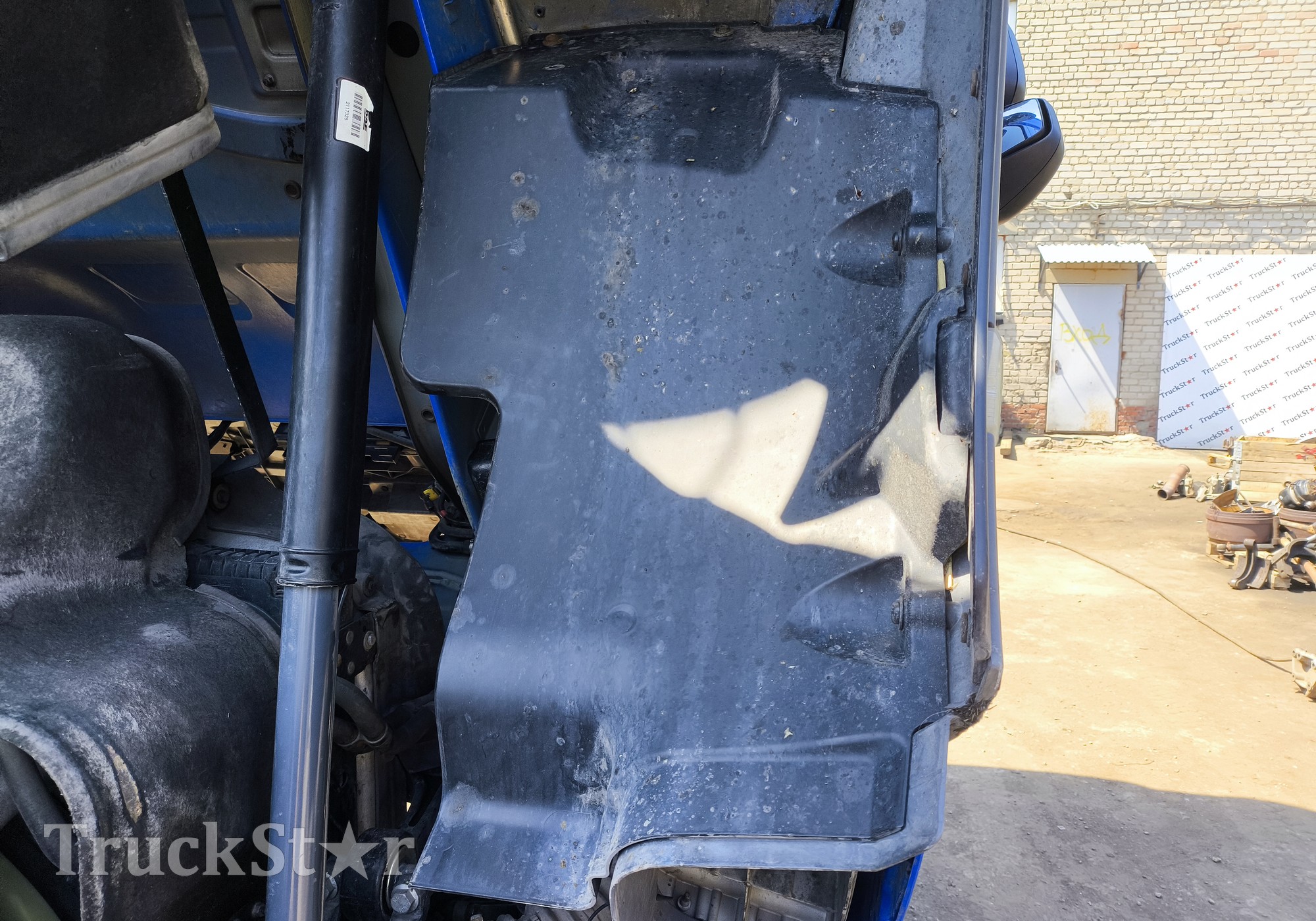 2399413 Крыло переднее правое 2018г. для Daf XF106 (с 2012)