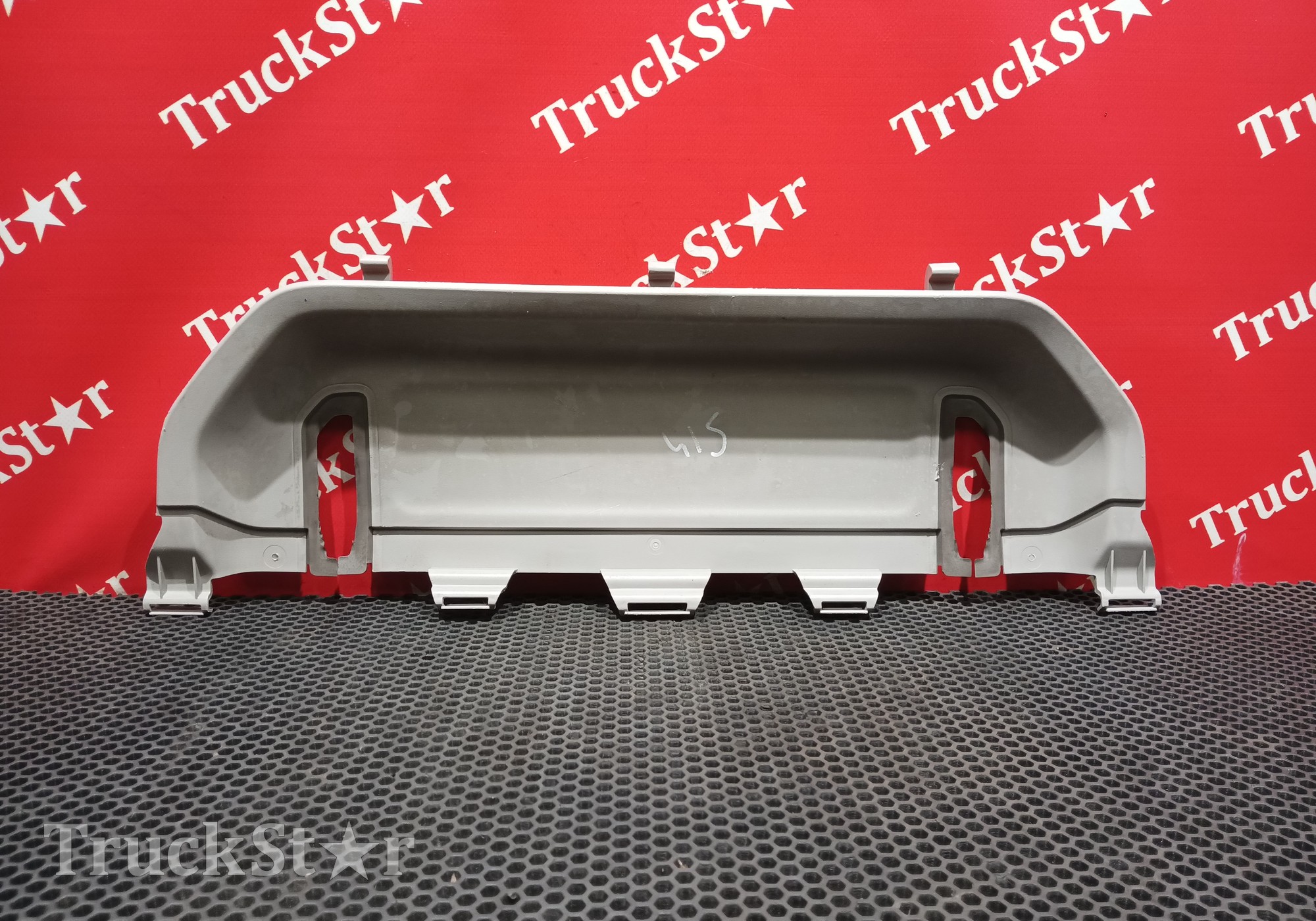 2370131 Накладка рамки люка 2019г. для Scania 6-series G (с 2016)