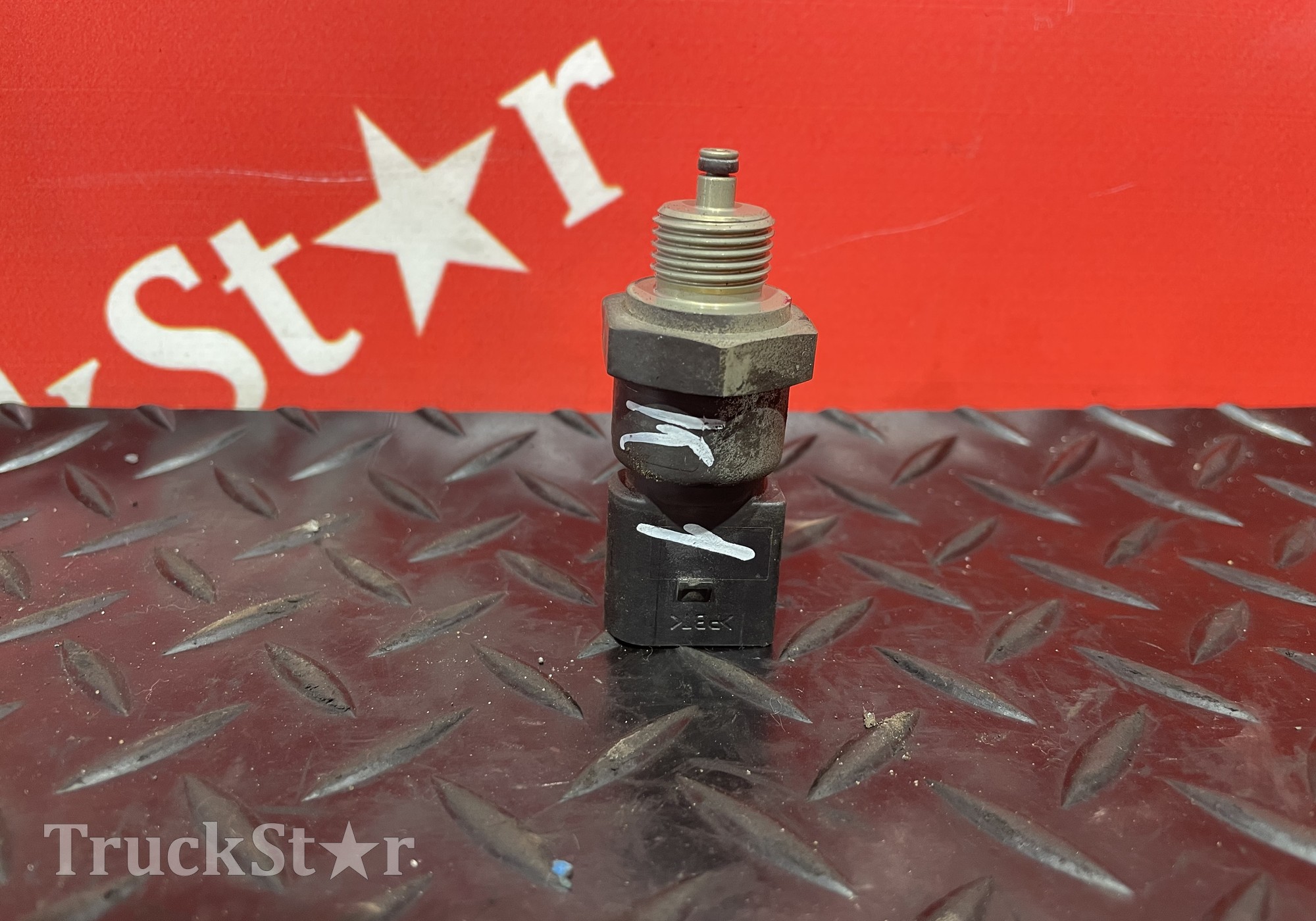 A0061537528 Датчик давления AdBlue для КАМАЗ 5490