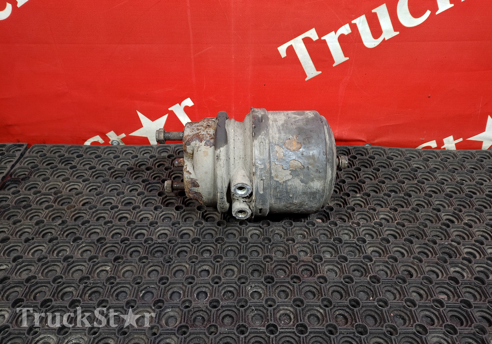 7421283614 Энергоаккумулятор задний для Volvo