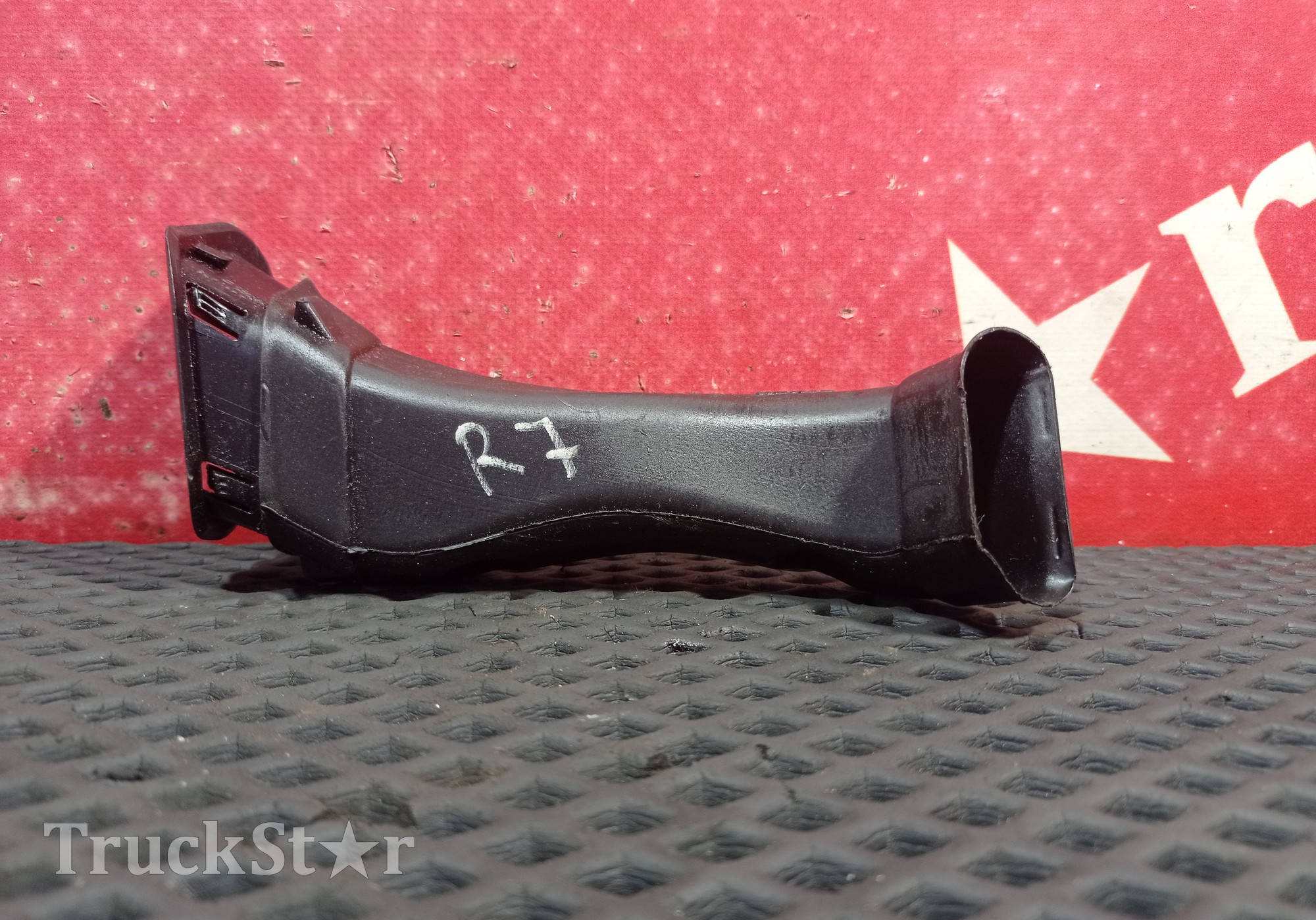 82400783 Патрубок отопителя для Renault T