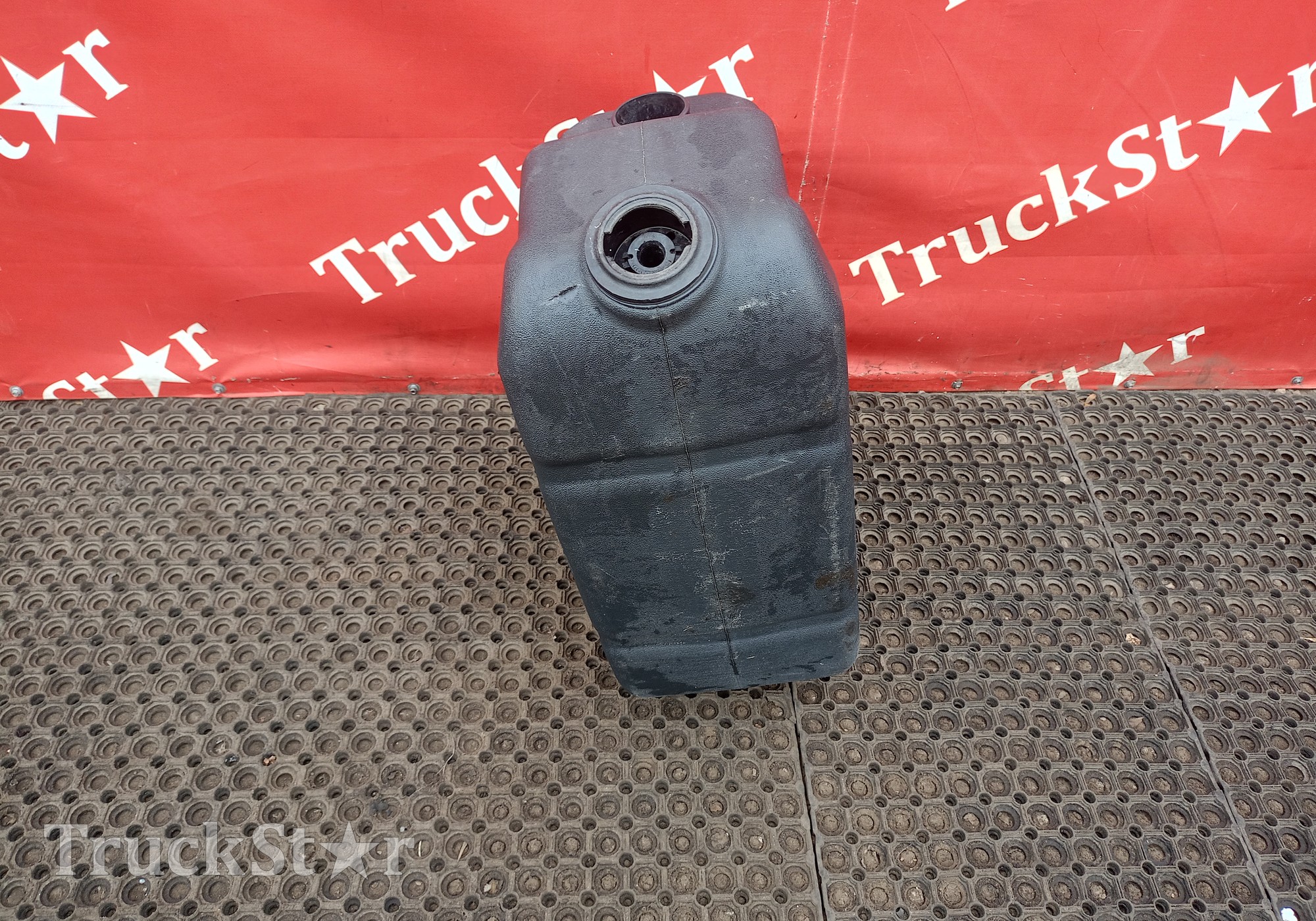 7421219301 Бак AdBlue для Volvo FH