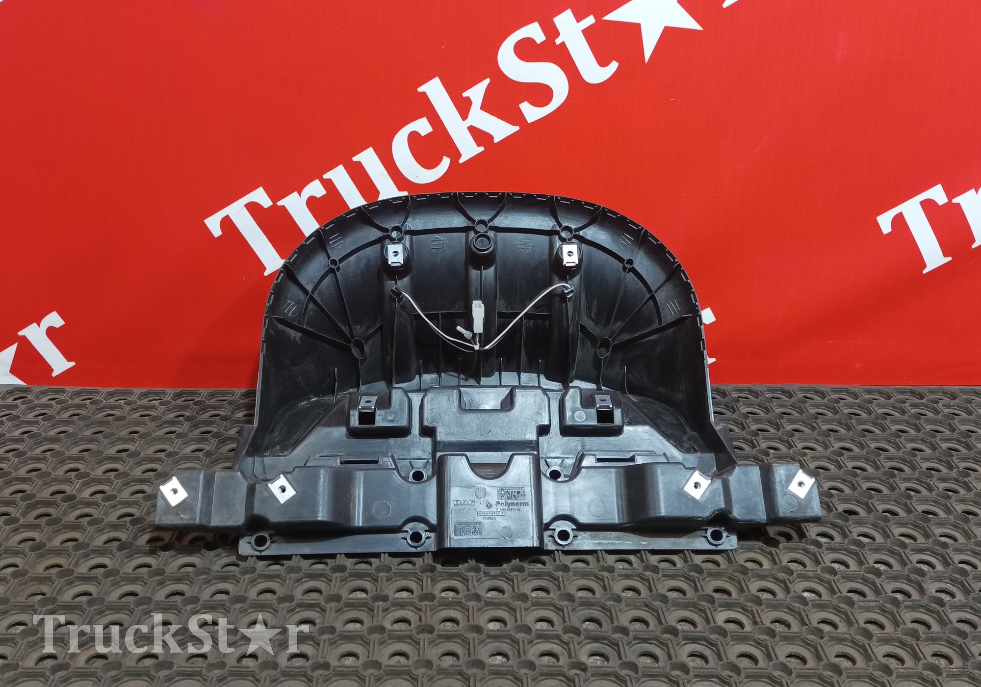 1792365 Накладка салона нижняя 2018 год для Daf XF105