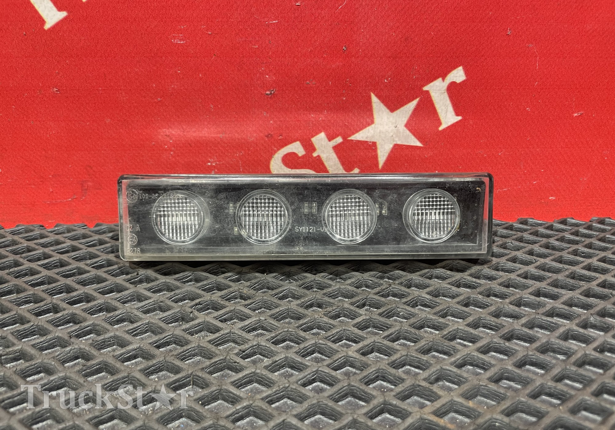 1910438 Габарит в козырек для Scania 5-series P (с 2004 по 2016)