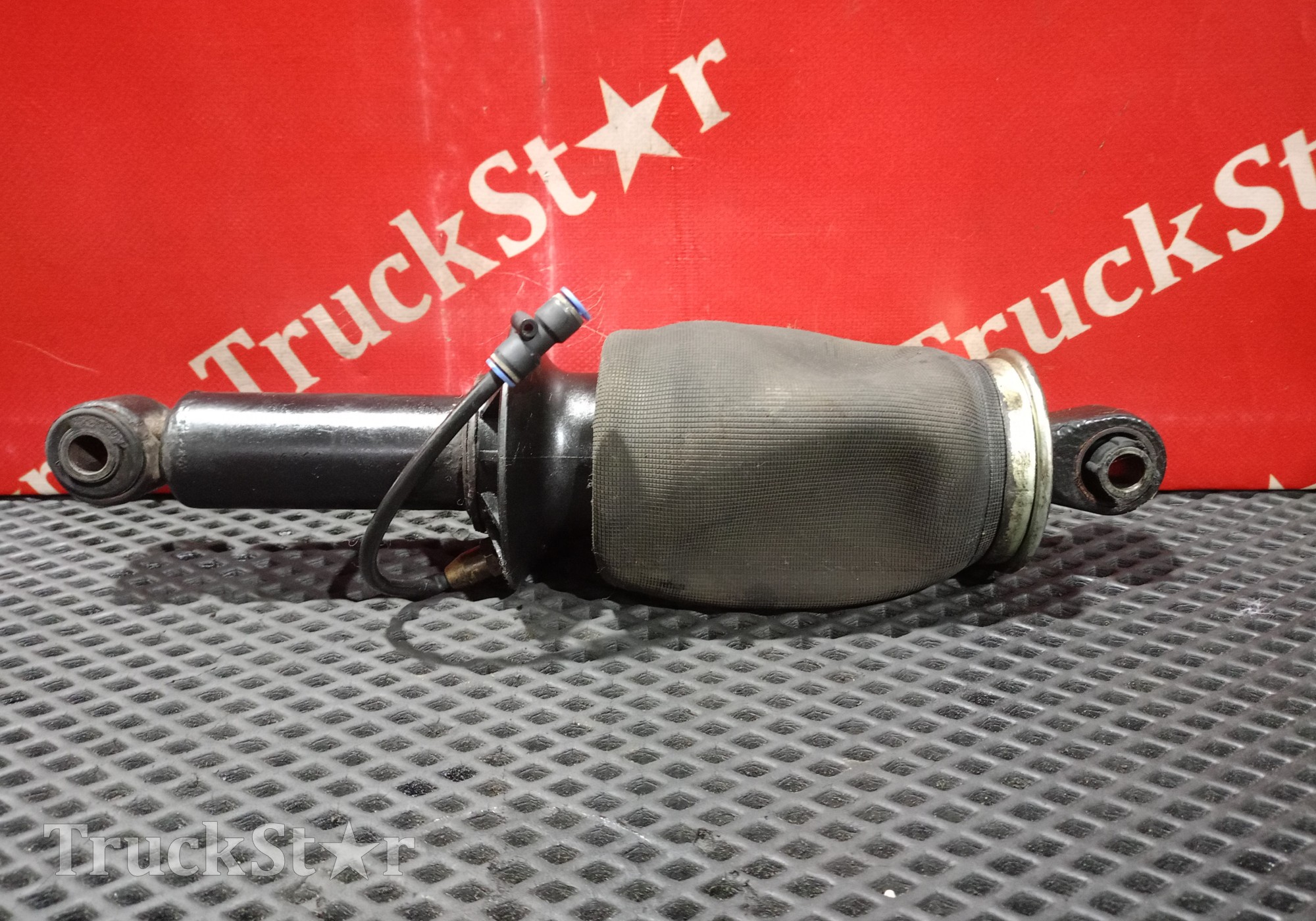 7421821030 Подушка кабины задняя для Volvo FM