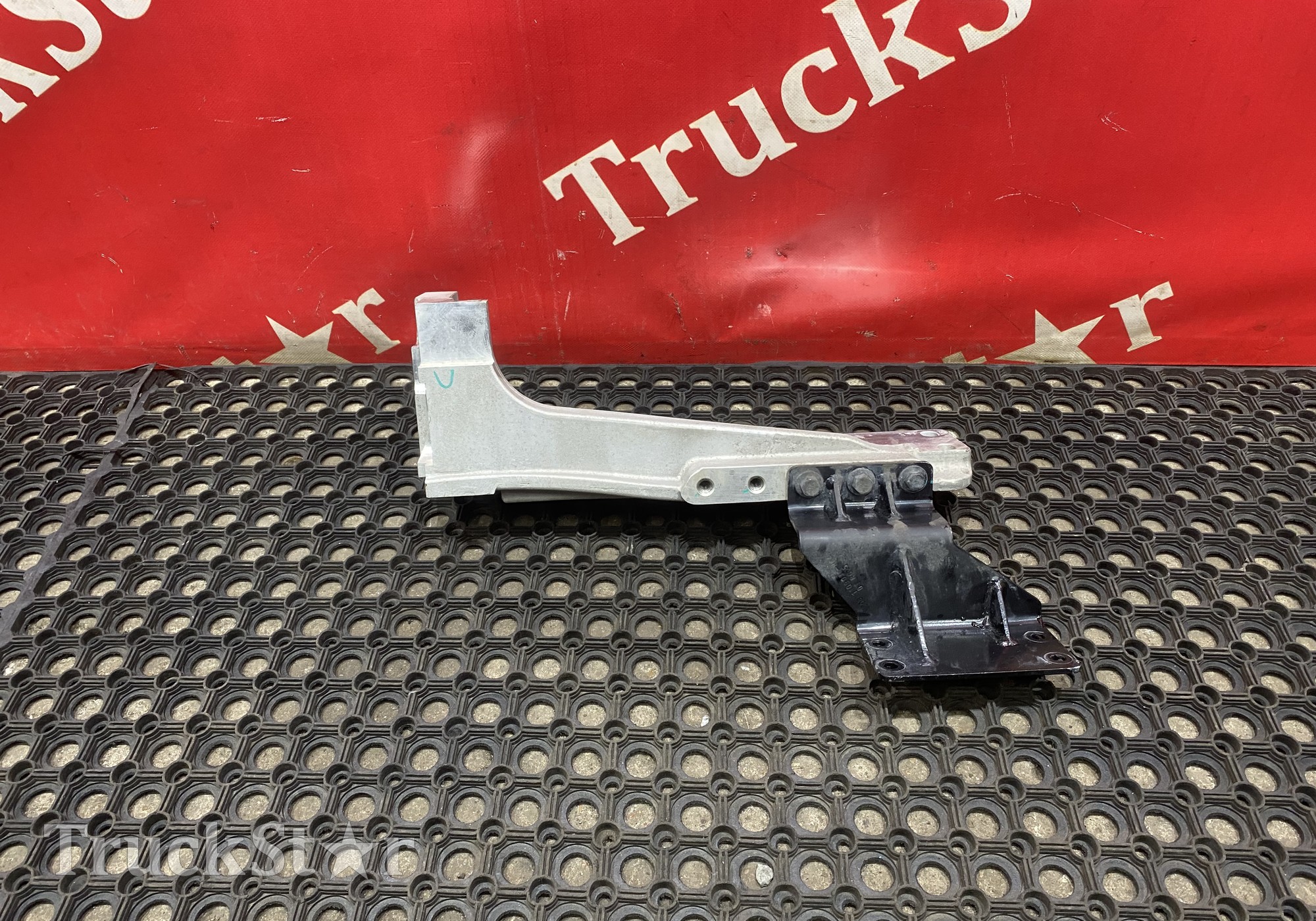 1205264H02G0 Кронштейн глушителя 2023г для DongFeng GX DFH4180