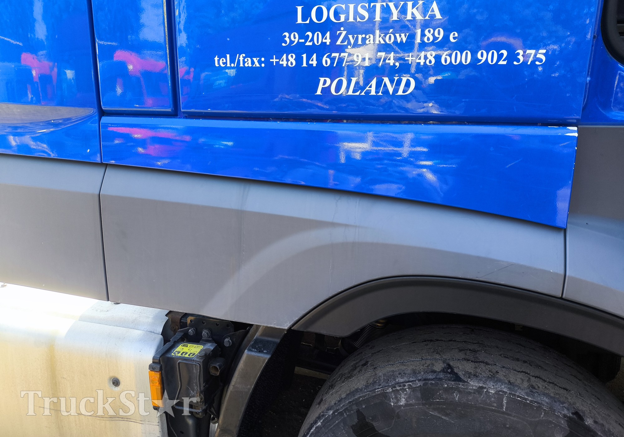 1843493 Продолжение крыла правого 2018г для Daf XF106 (с 2012)