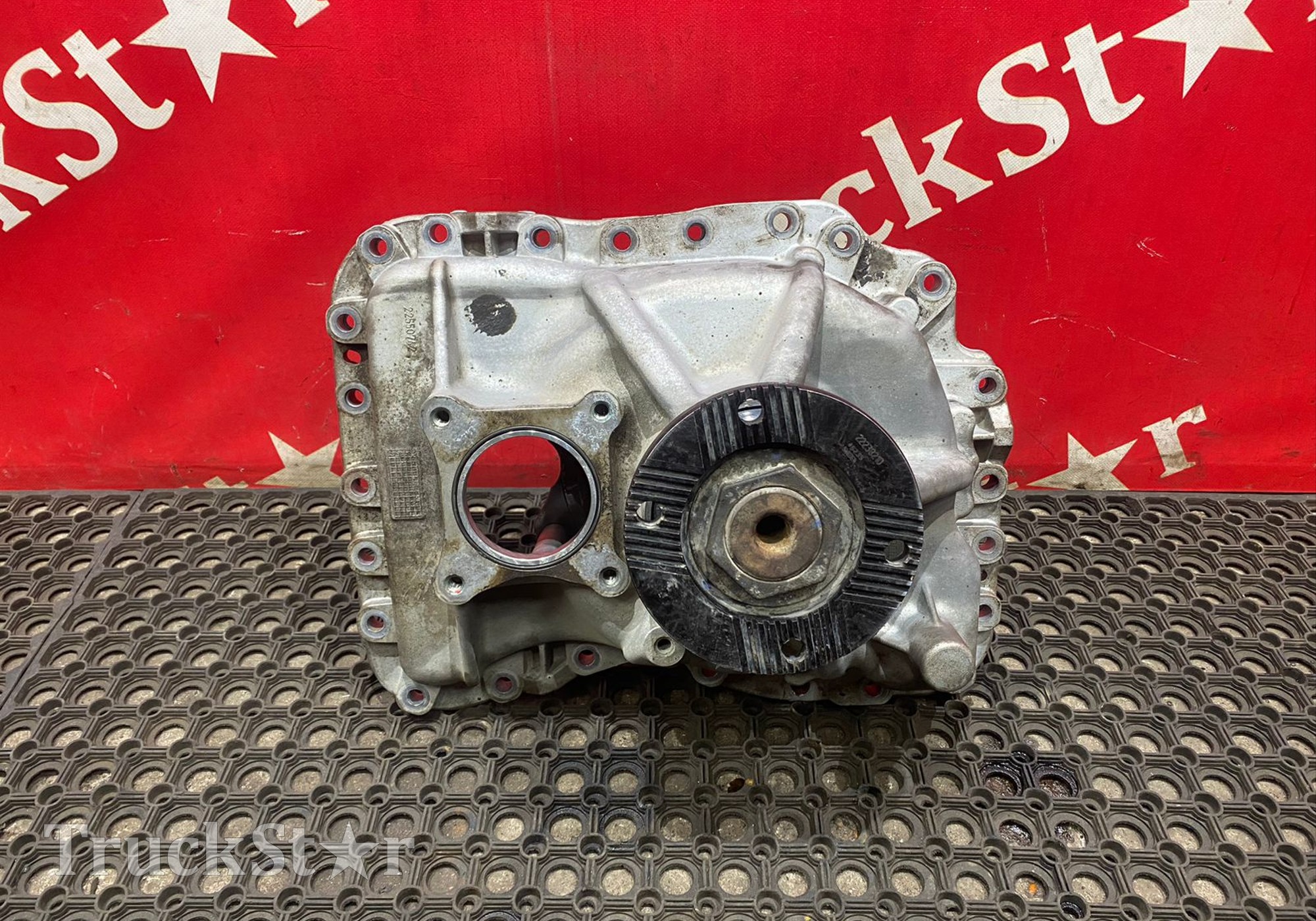 22550743 Задняя крышка АКПП в сборе с демультипликатором 2019г. для Volvo FH 4 (с 2012)