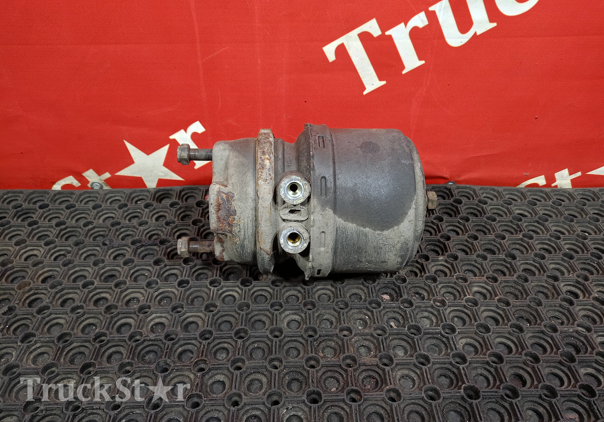 7421283614 Энергоаккумулятор задний для Volvo
