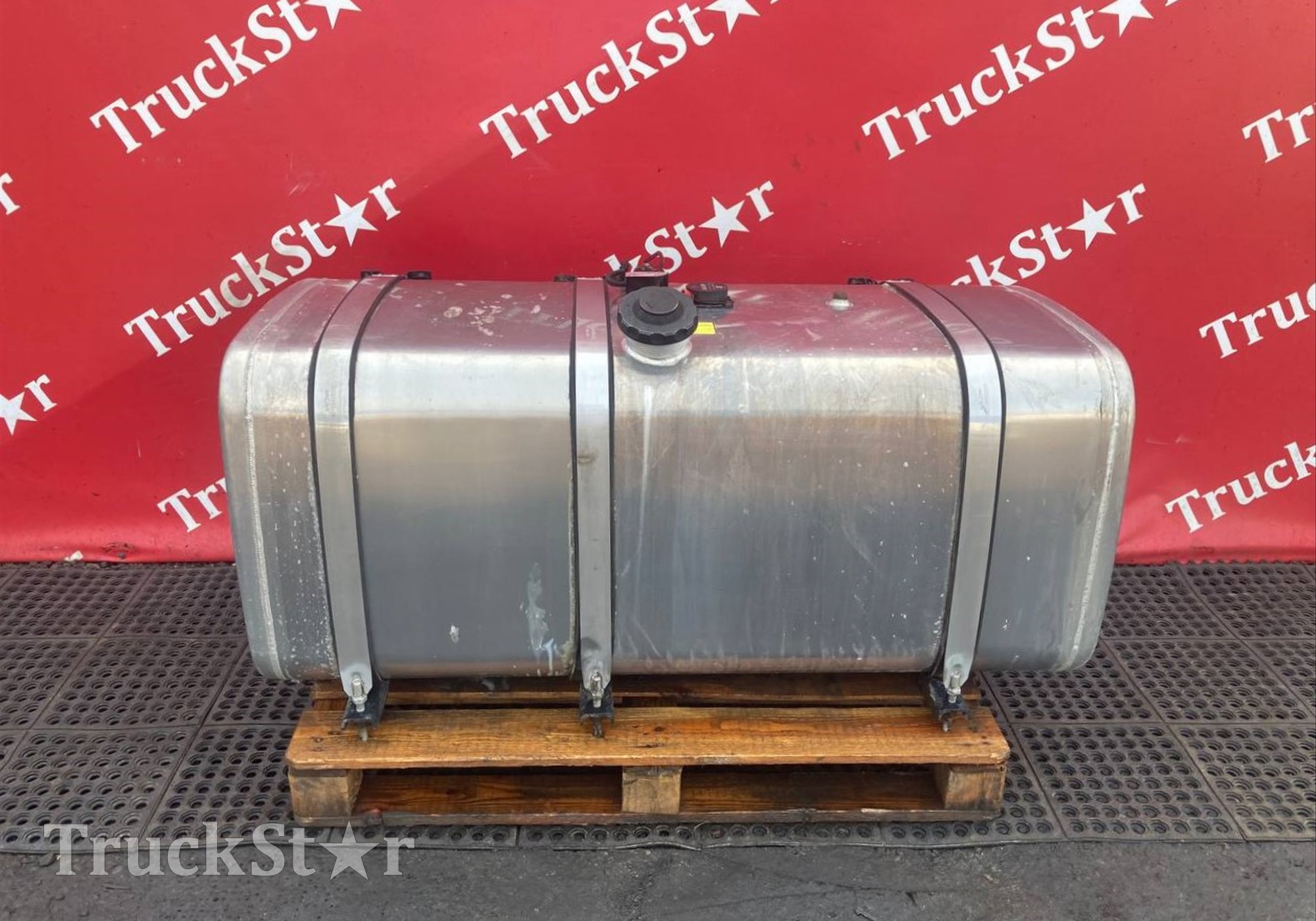 H4110020110A0 Бак топливный 550L 2023г для Foton Auman EST