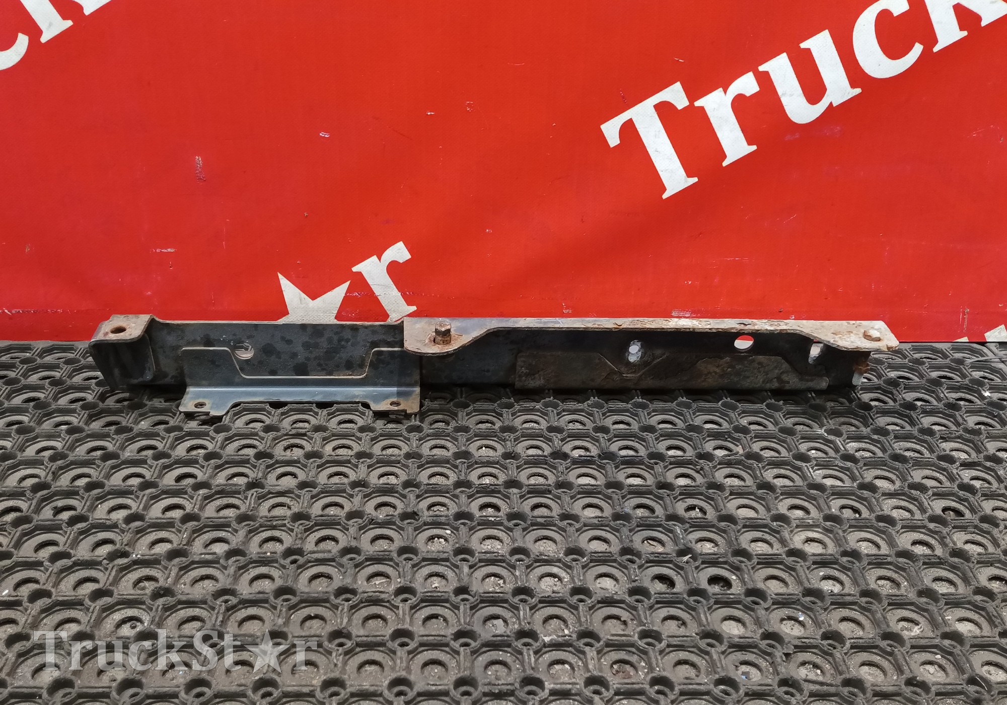A9438802614 Кронштейн бампера правый для Mercedes-Benz Actros
