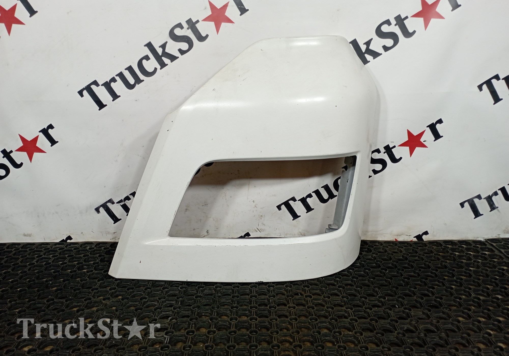 81416106751 Корпус фары левой для Man TGX