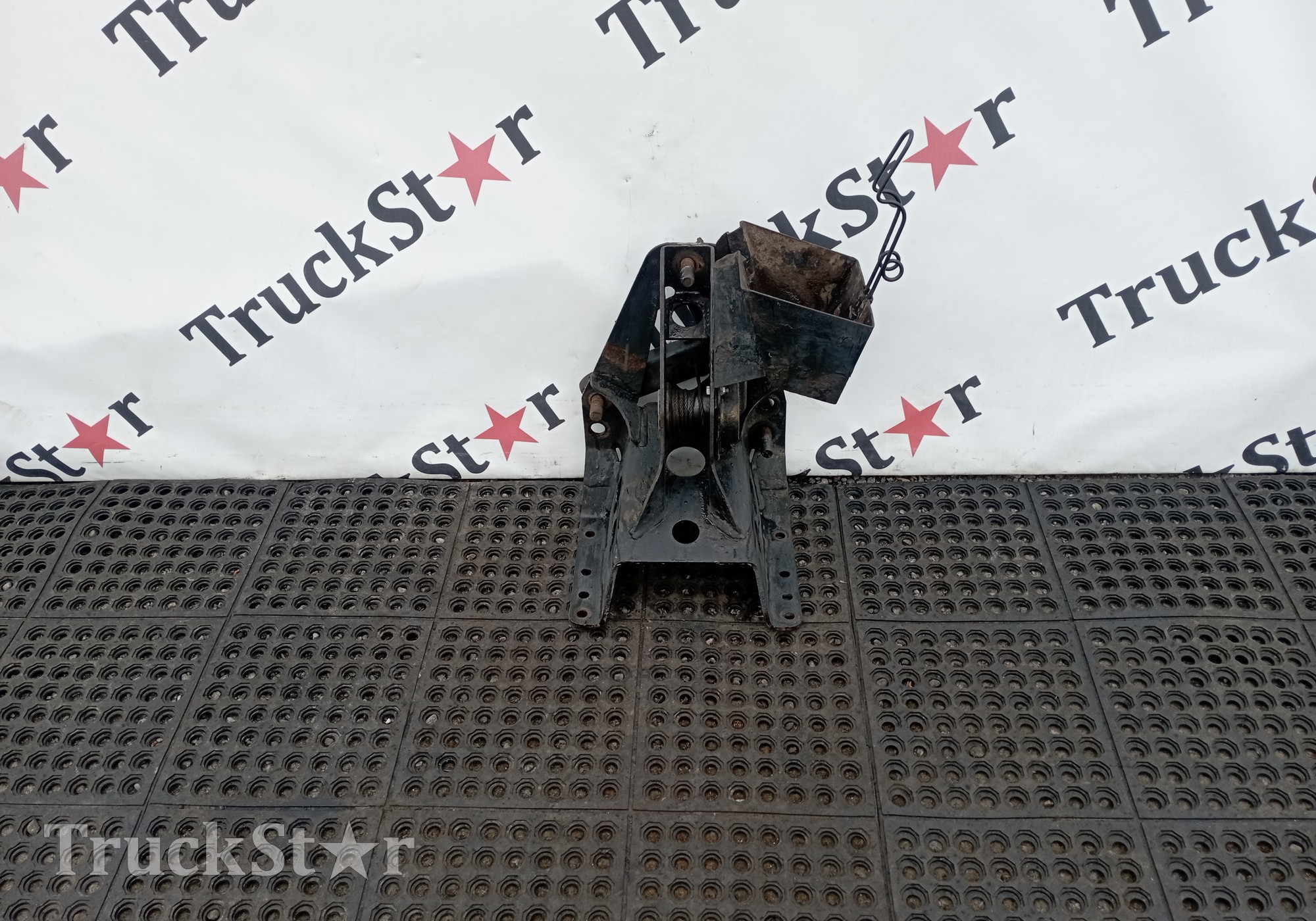 81424015344 Кронштейн запасного колеса для Man TGX II (с 2012)