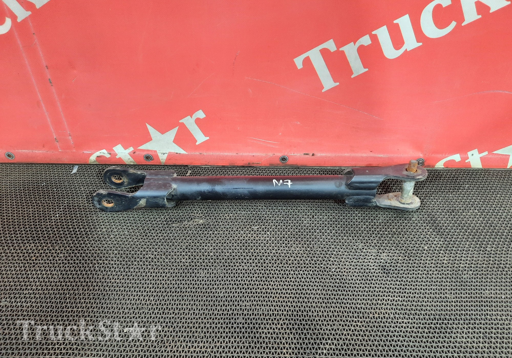 81437185120 Стойка заднего стабилизатора правая для Man TGS I (с 2007)