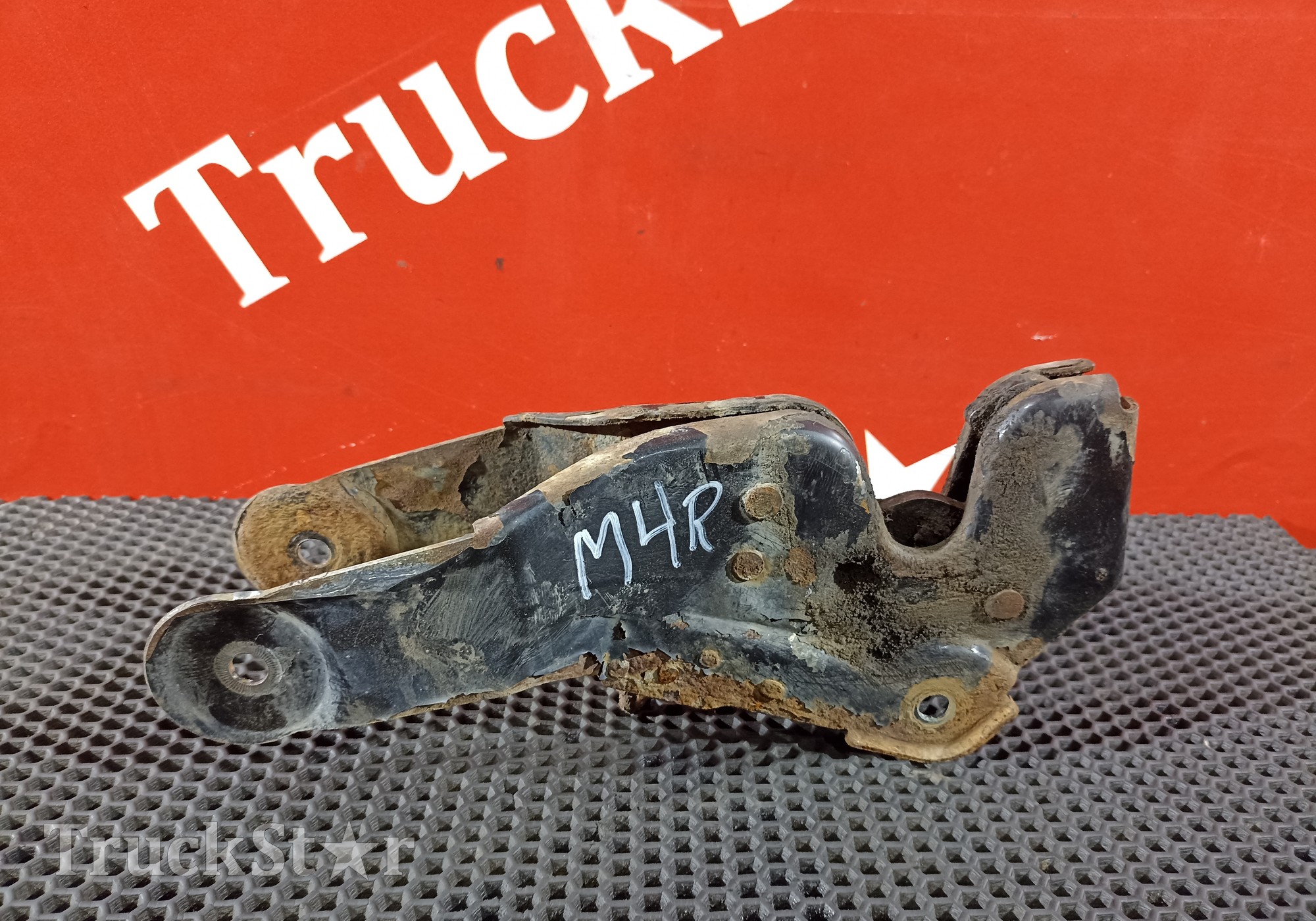 81618516030 Замок кабины для Man TGM