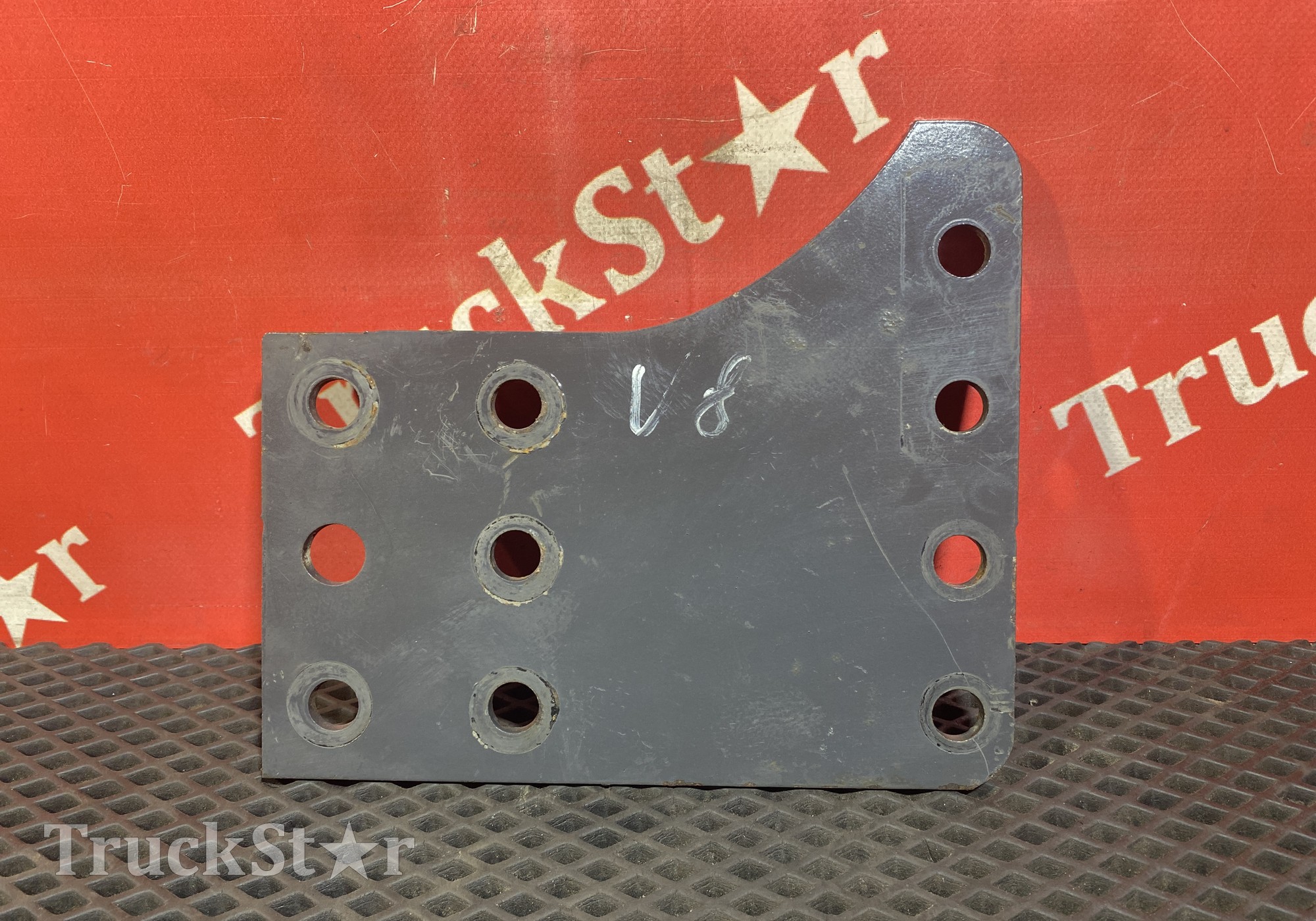 21913511 Кронштейн траверсы задней для Volvo