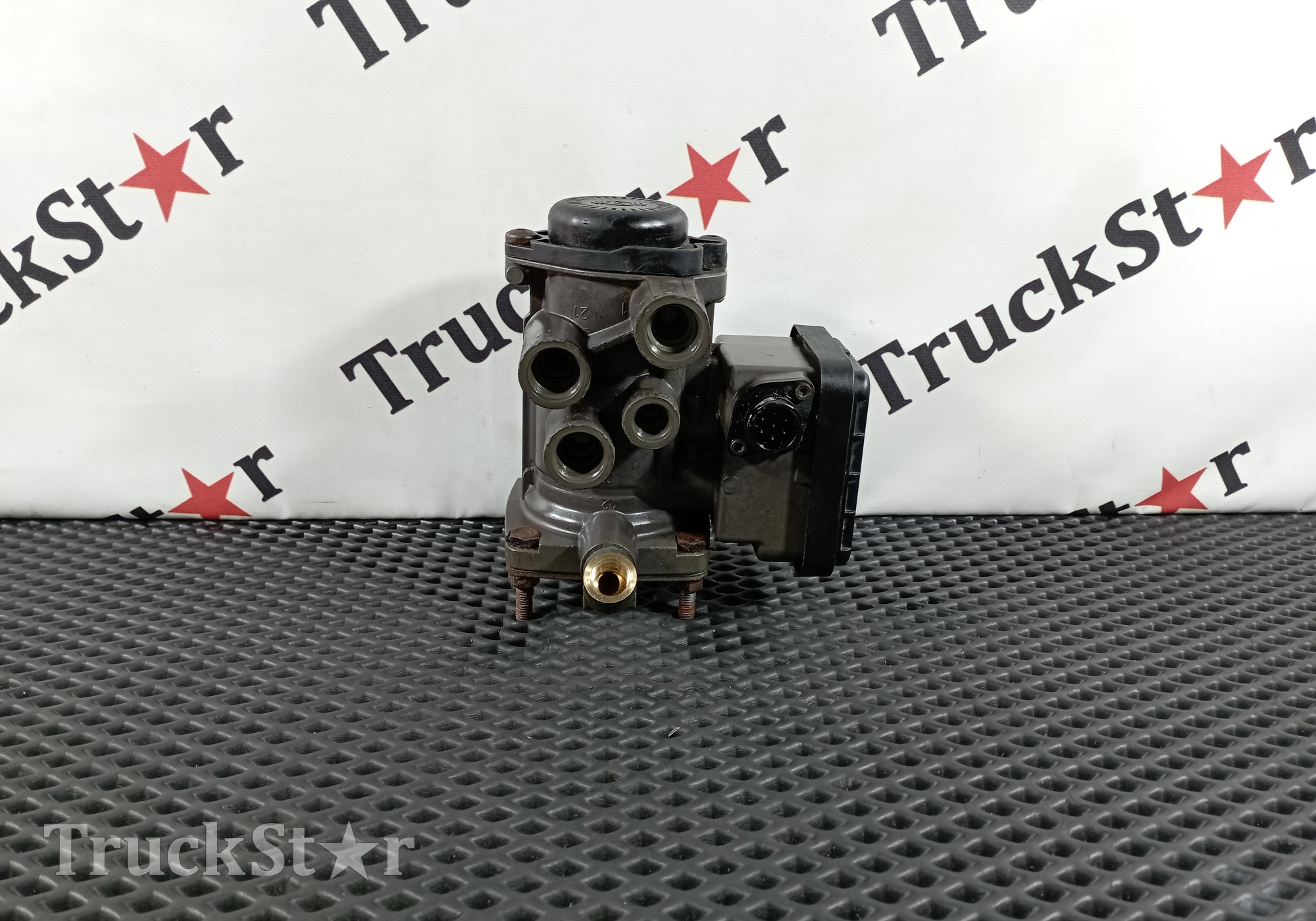 81523016213 Кран управления тормозами прицепа для Renault Magnum IV DXi (с 2005 по 2013)