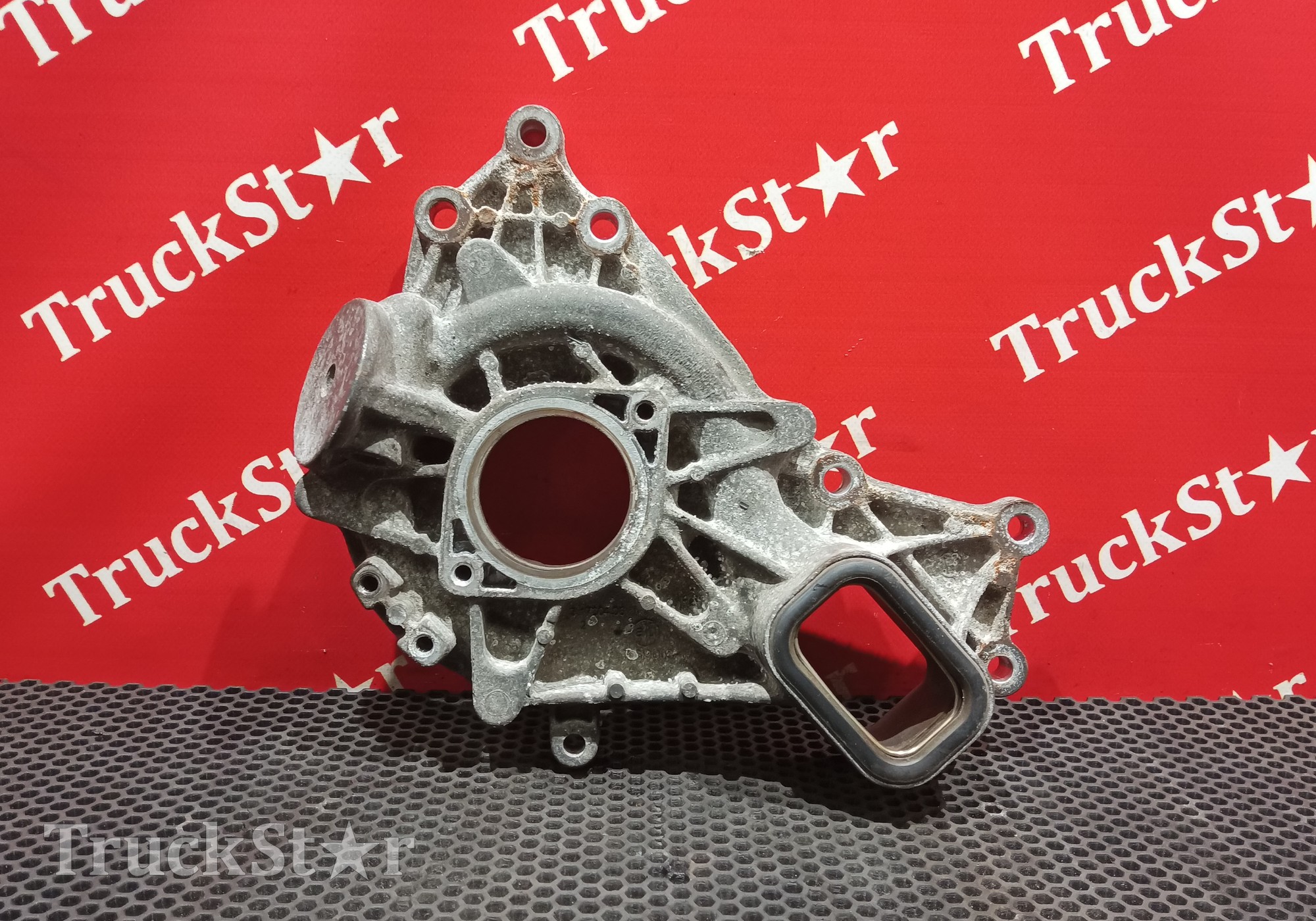 22195464 Корпус помпы двигателя 2020г для Volvo FH