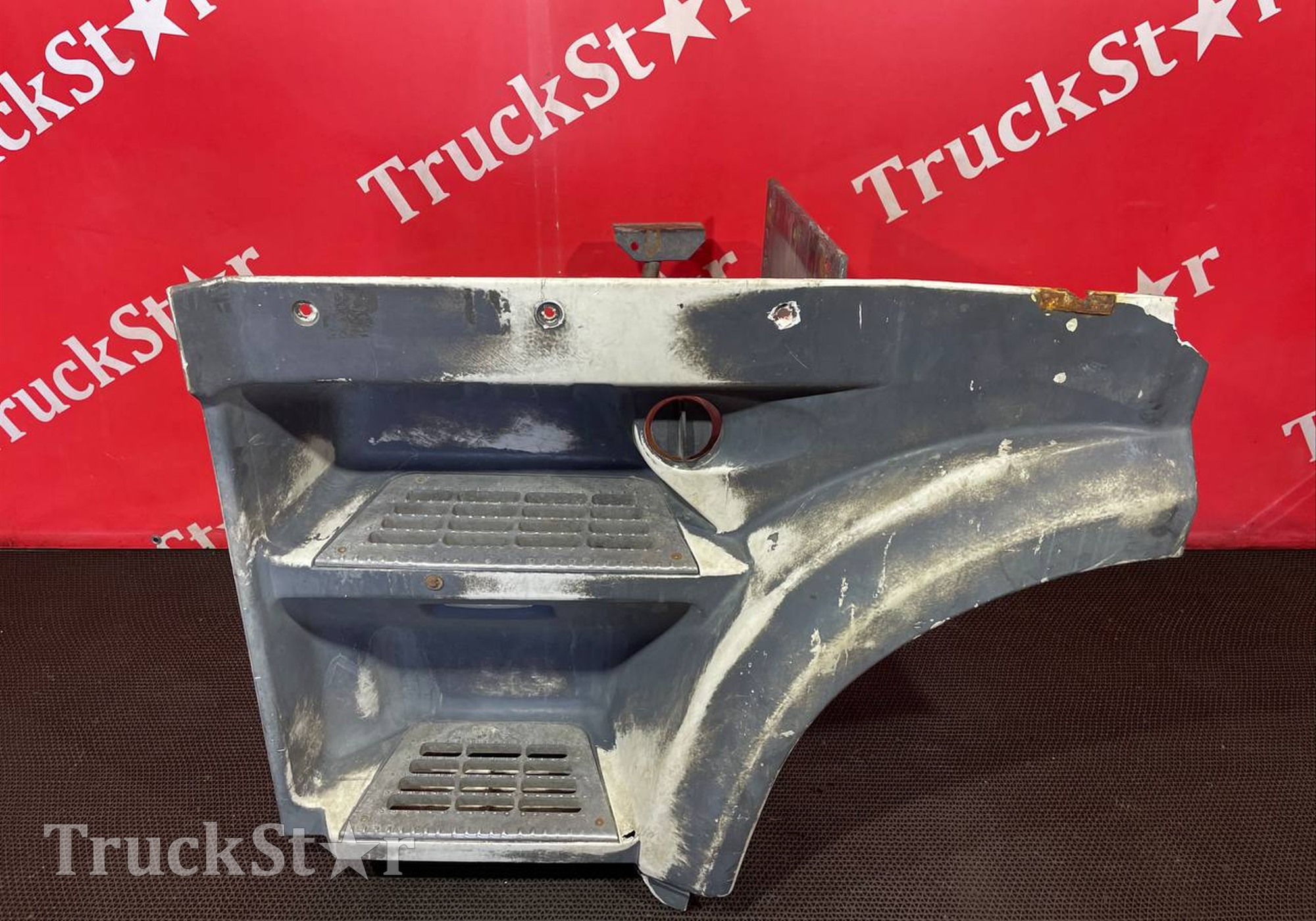 1796244 Корпус подножек левый для Daf XF95