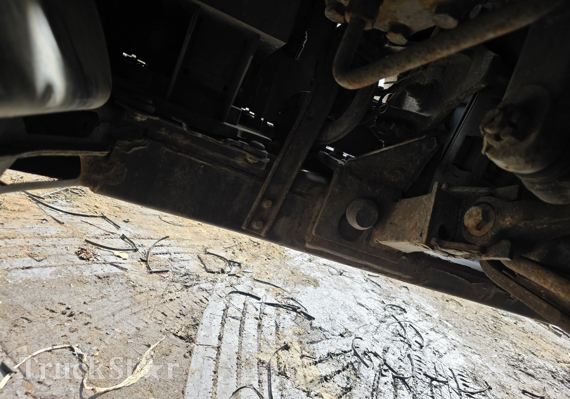 20467442 Усилитель бампера переднего для Volvo FM