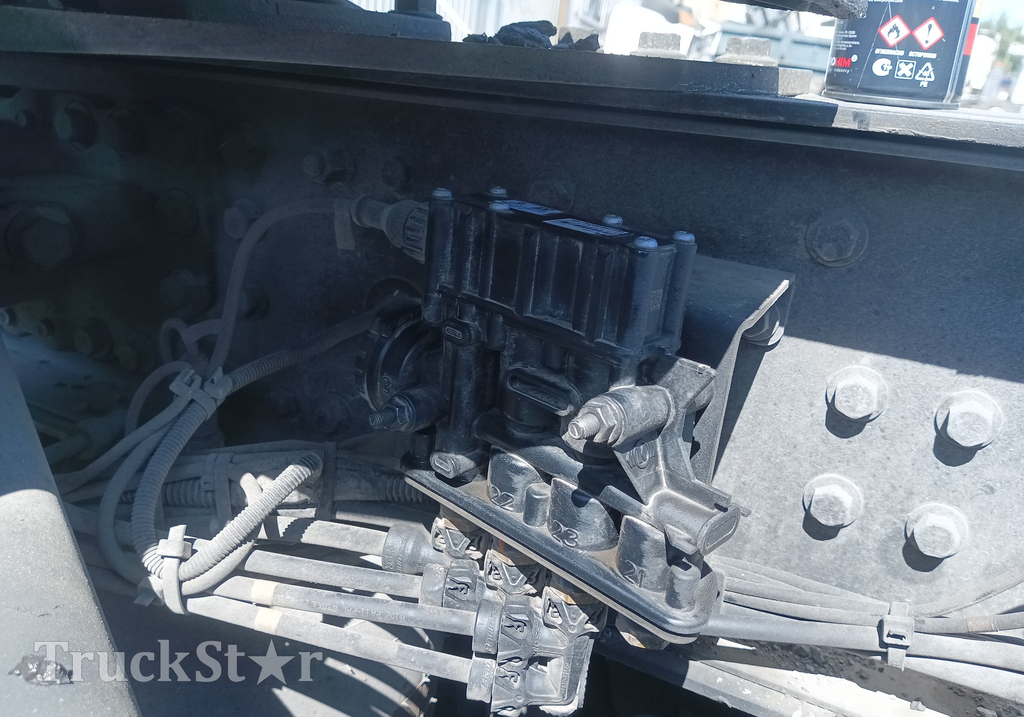 293901092200 Кран уровня пола главный 2024г для DongFeng GX DFH4180