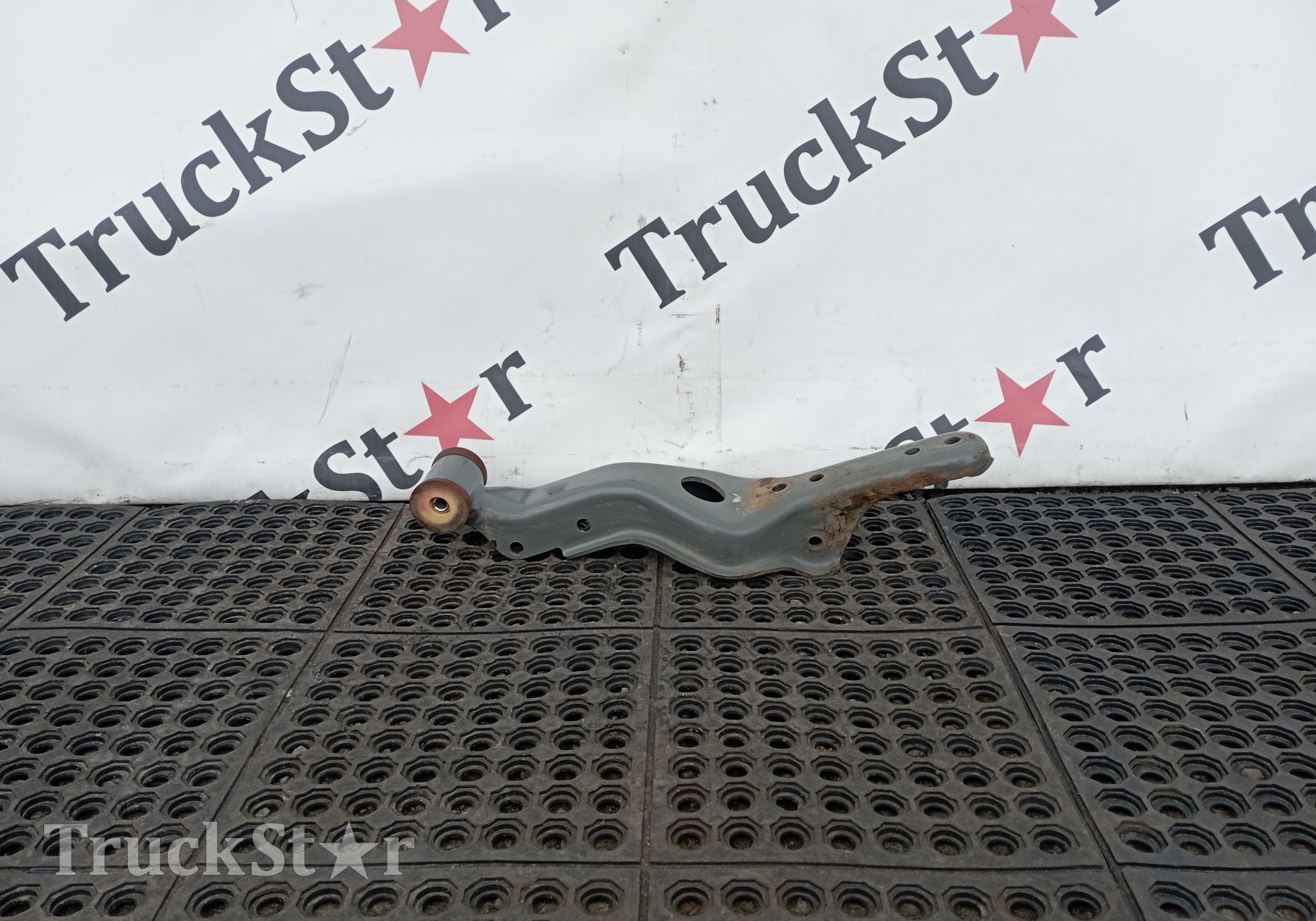 AZ16D444000078 Кронштейн замка кабины 2023г. для Sinotruk Sitrak C7H