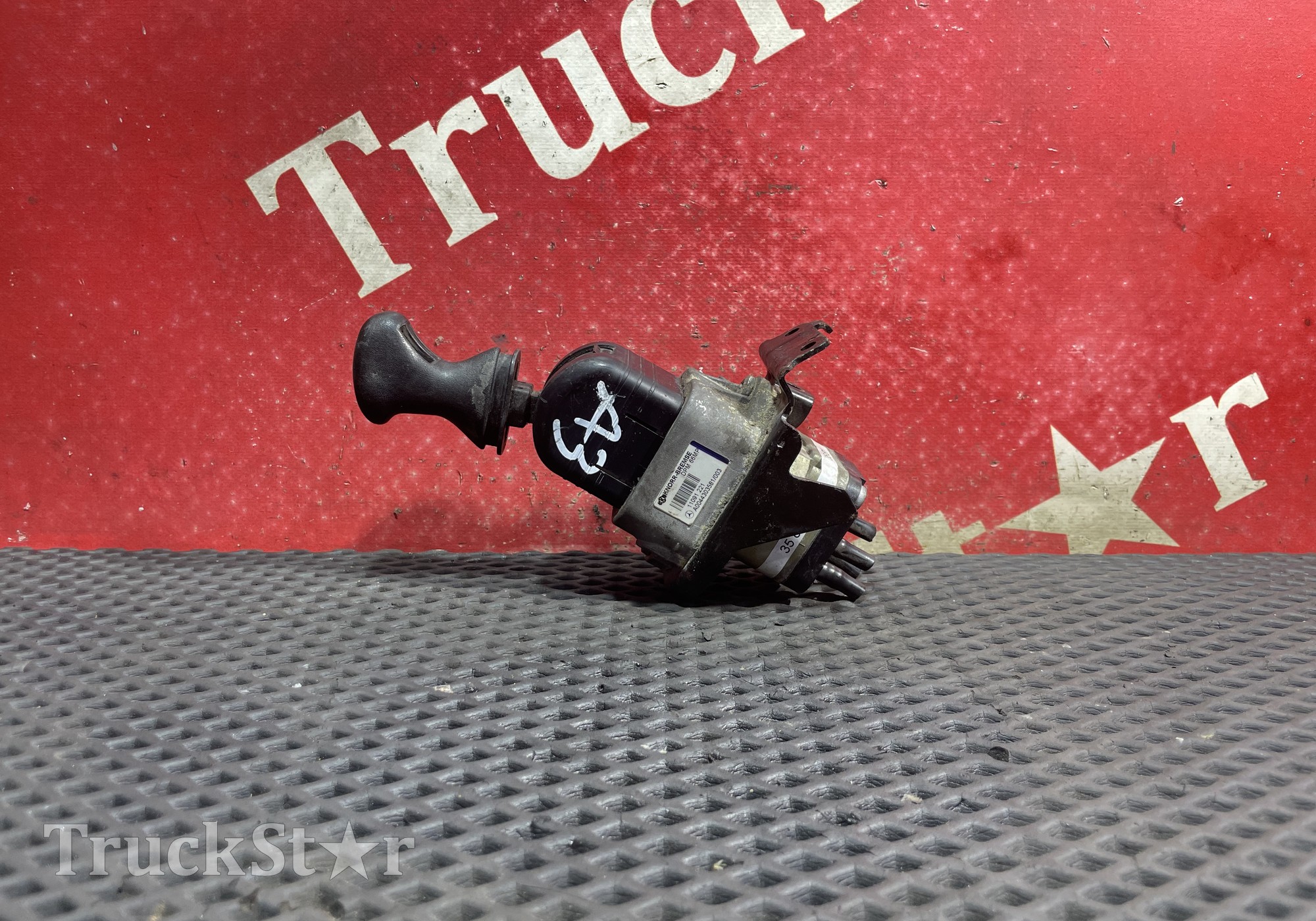 0044303581 Кран ручного тормоза для Mercedes-Benz Actros MP3 (с 2008)