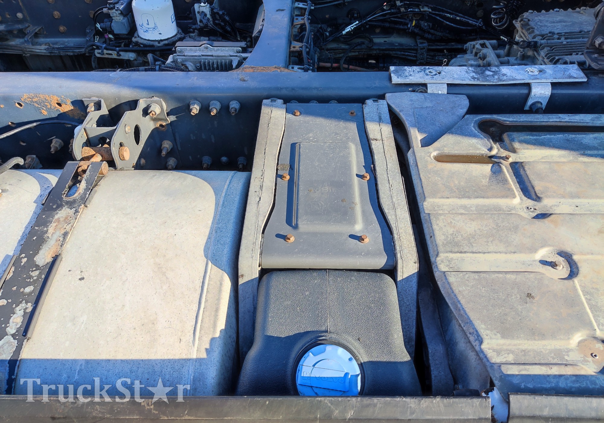 7421219301 Бак AdBlue в сборе для Volvo