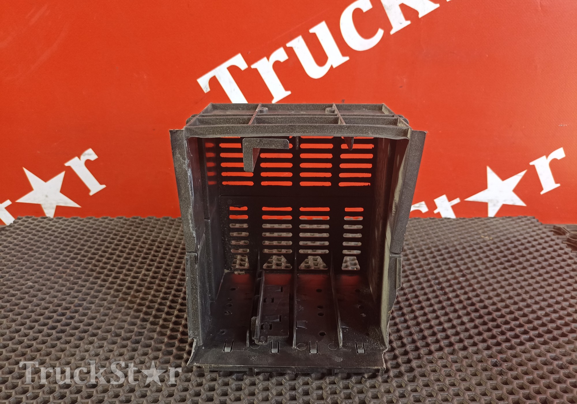 81254416166 Кронштейн электронных блоков управления для Man TGX II (с 2012)