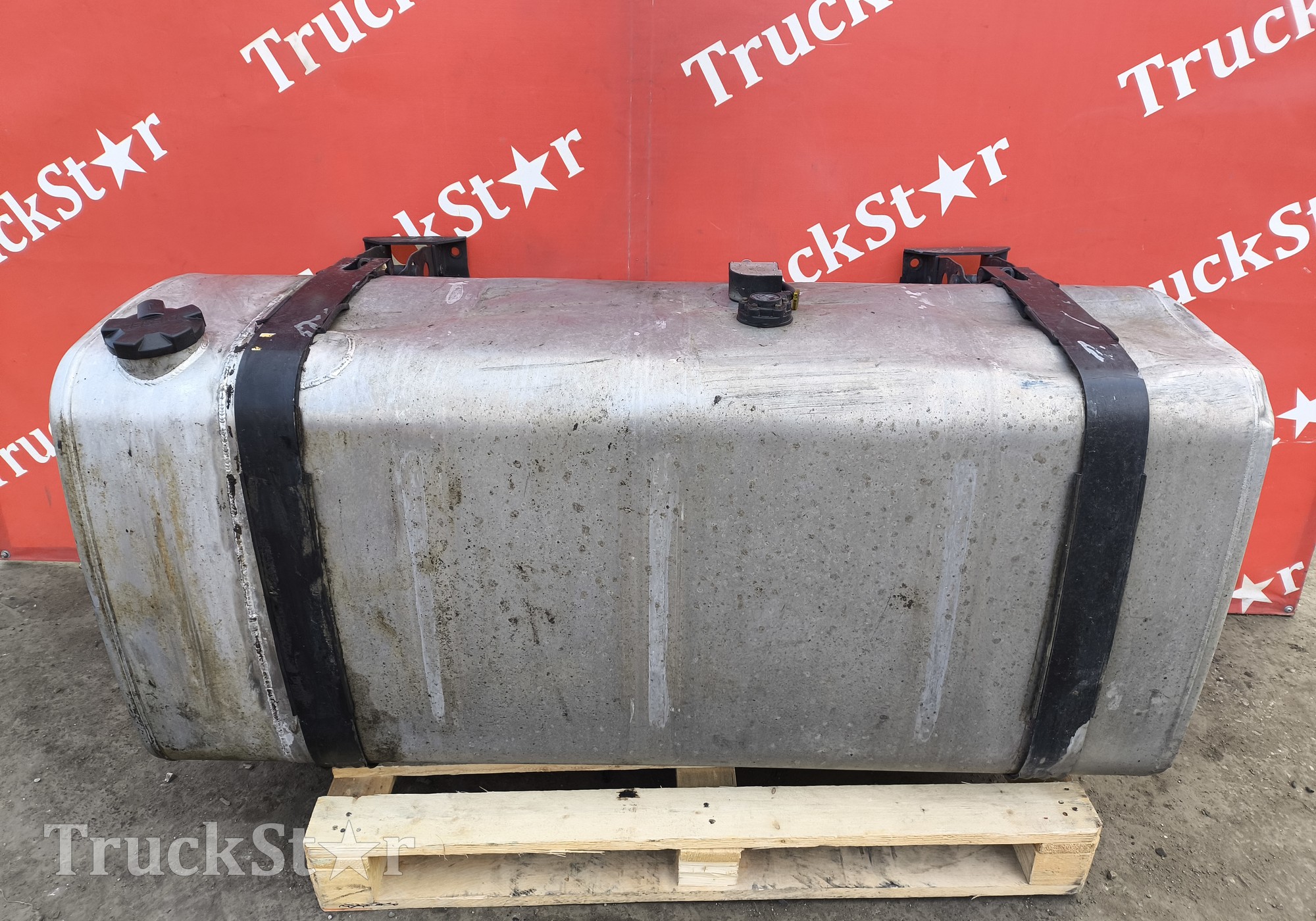 21516454 Бак топливный 610L для Volvo