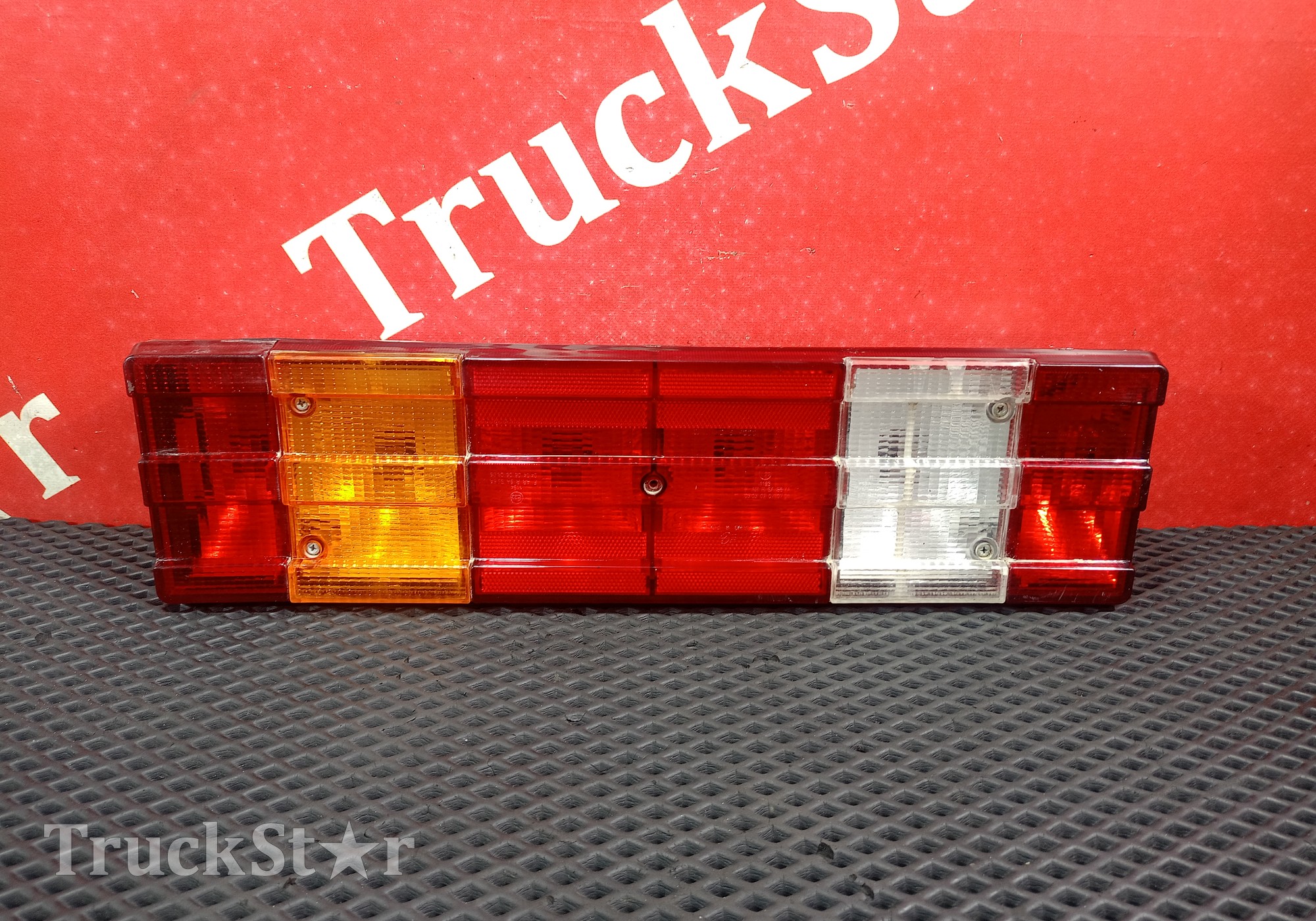 A0015406370 Фонарь задний левый для Mercedes-Benz Actros MP3 (с 2008)