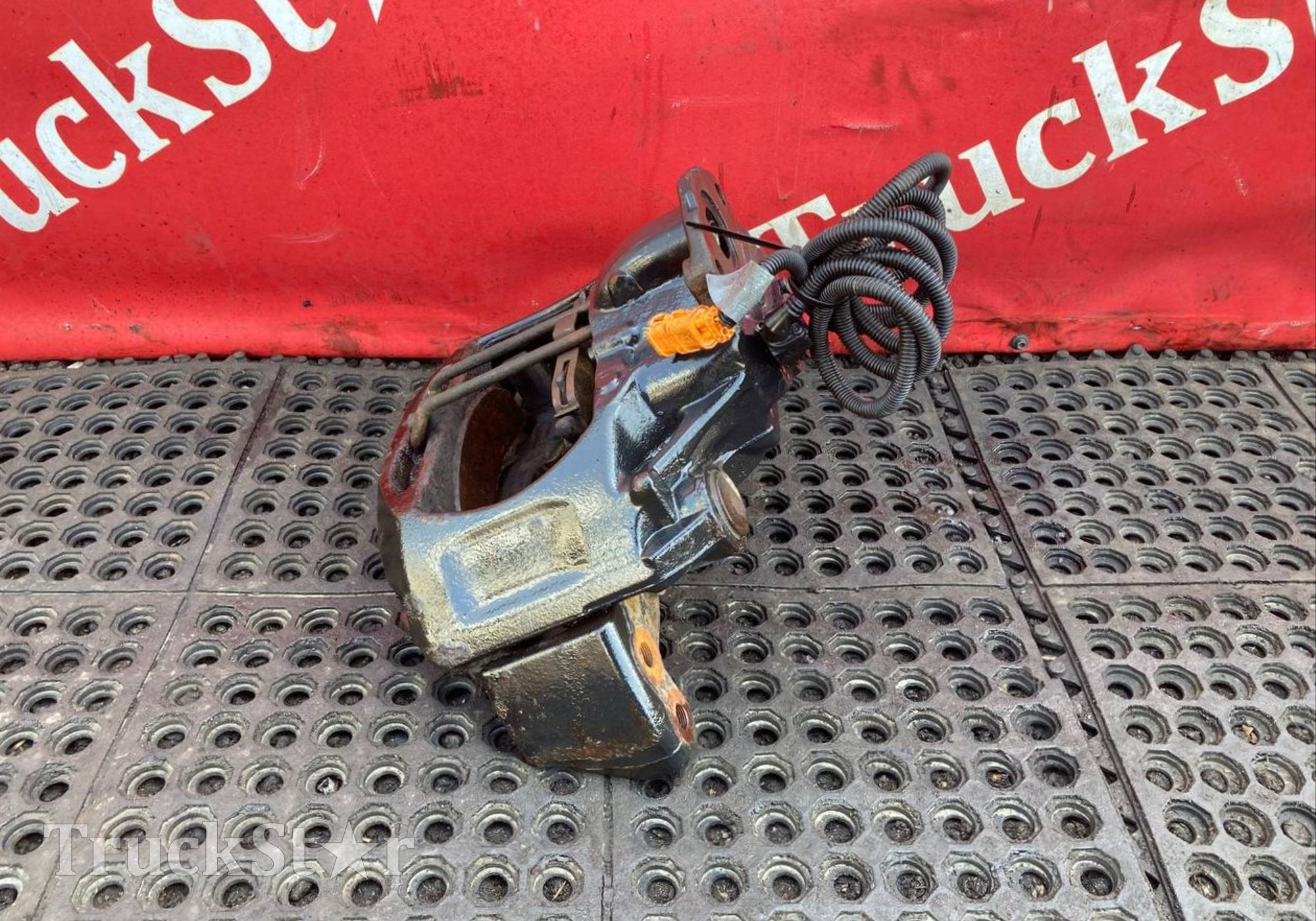 81508046636 Суппорт тормозной для Man TGX