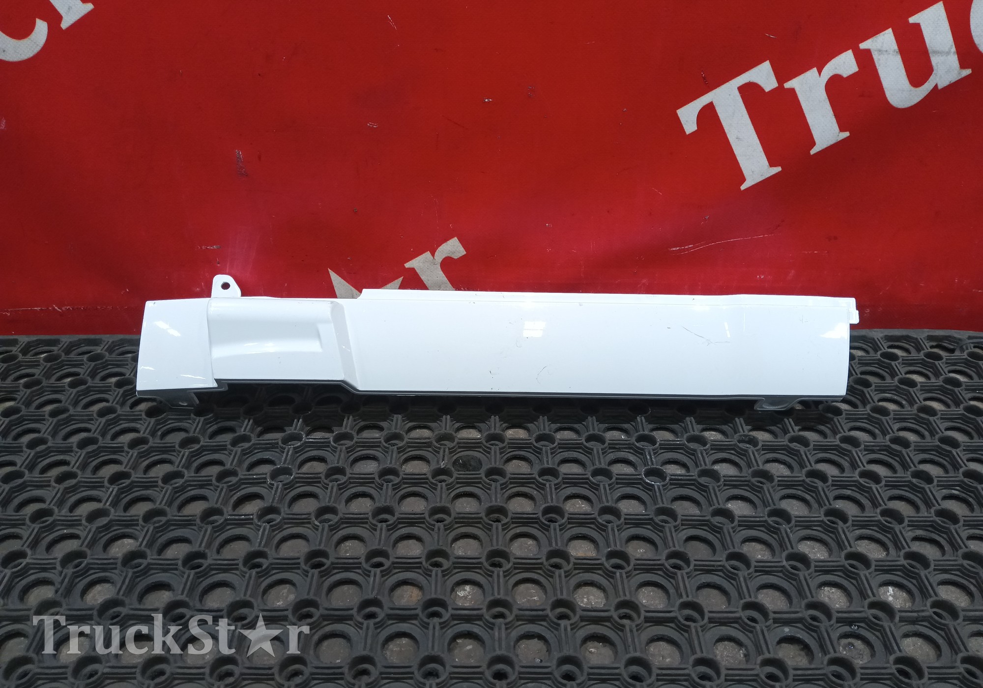 712W624106046 Накладка угла кабины правая 2022г для Sinotruk Sitrak C7H MAX