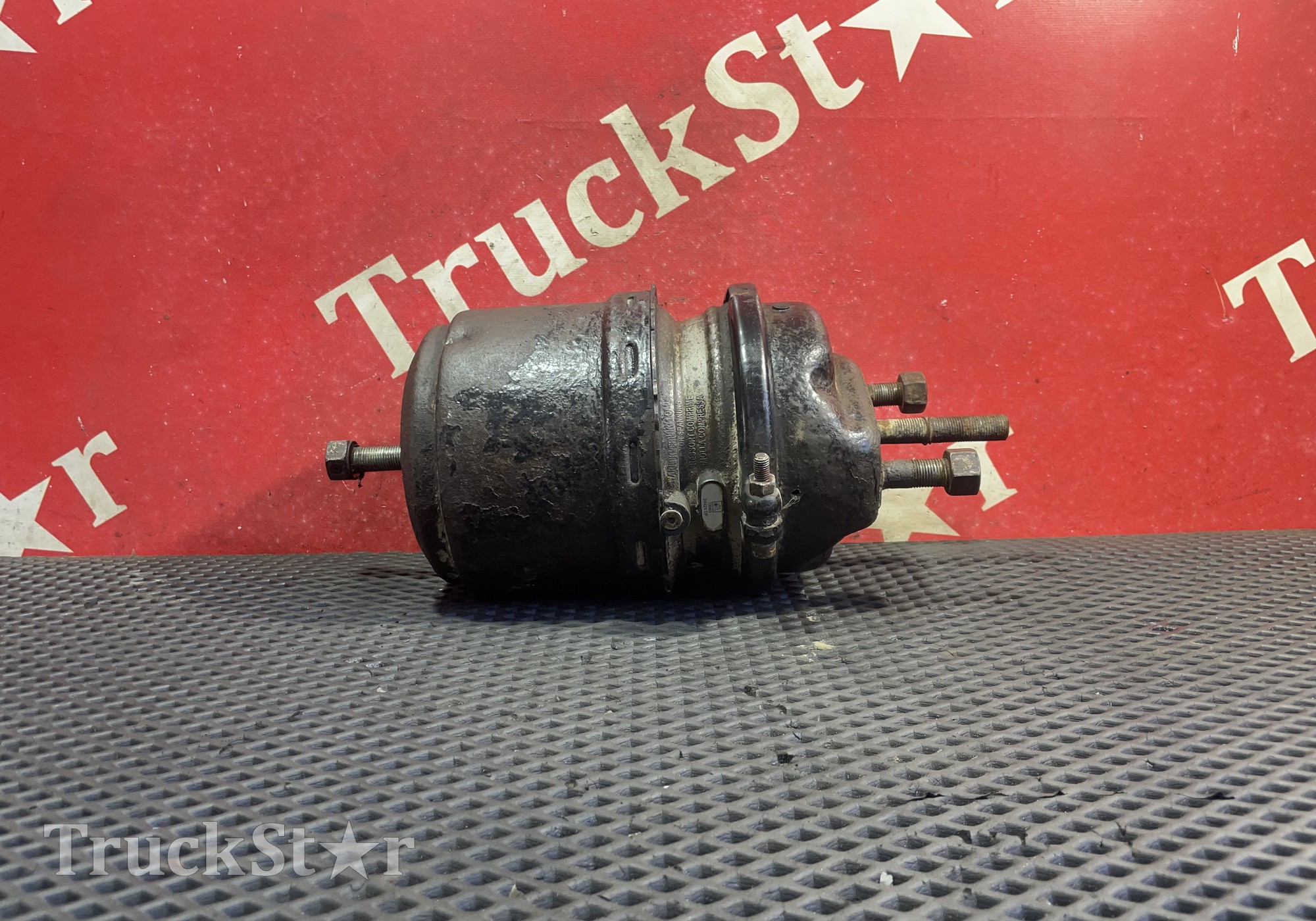 20533195 Энергоаккумулятор задний для Volvo FH