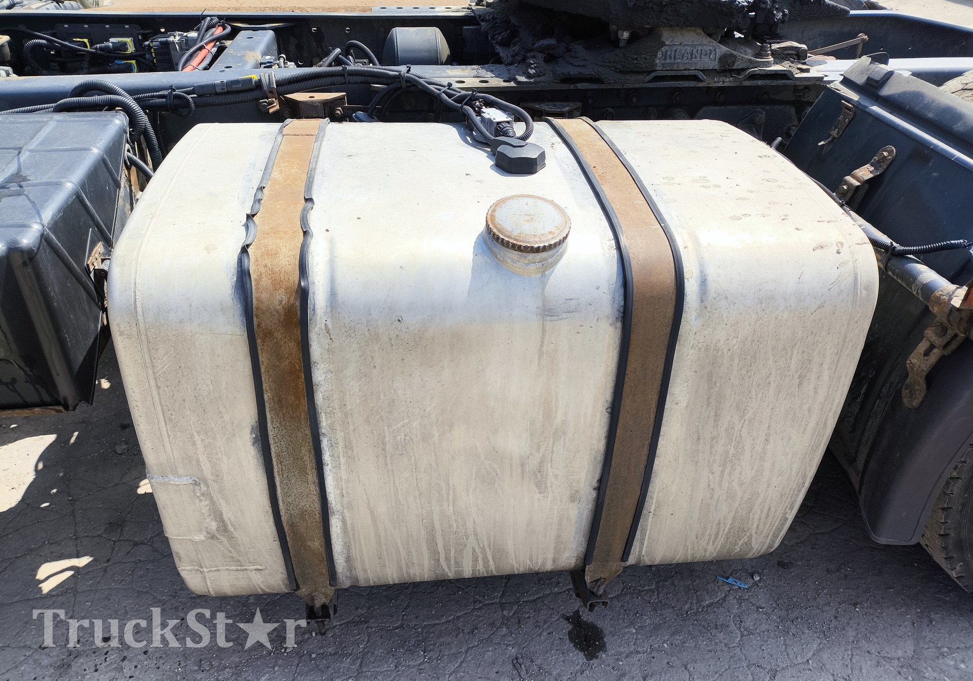 1330670 Бак топливный 450L 2018г для КАМАЗ 5490 (с 2013)