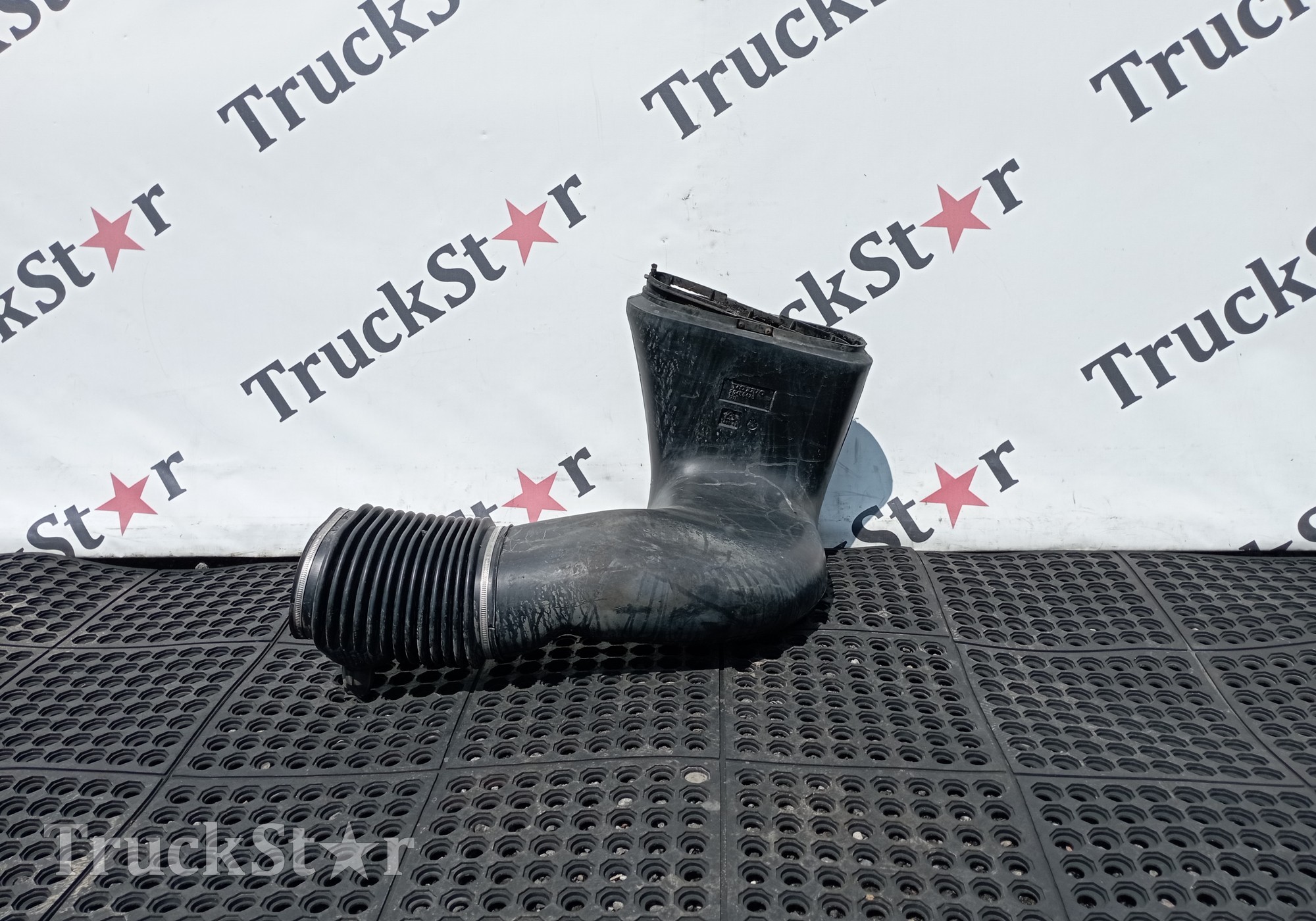 20456478 Патрубок воздушного фильтра для Volvo